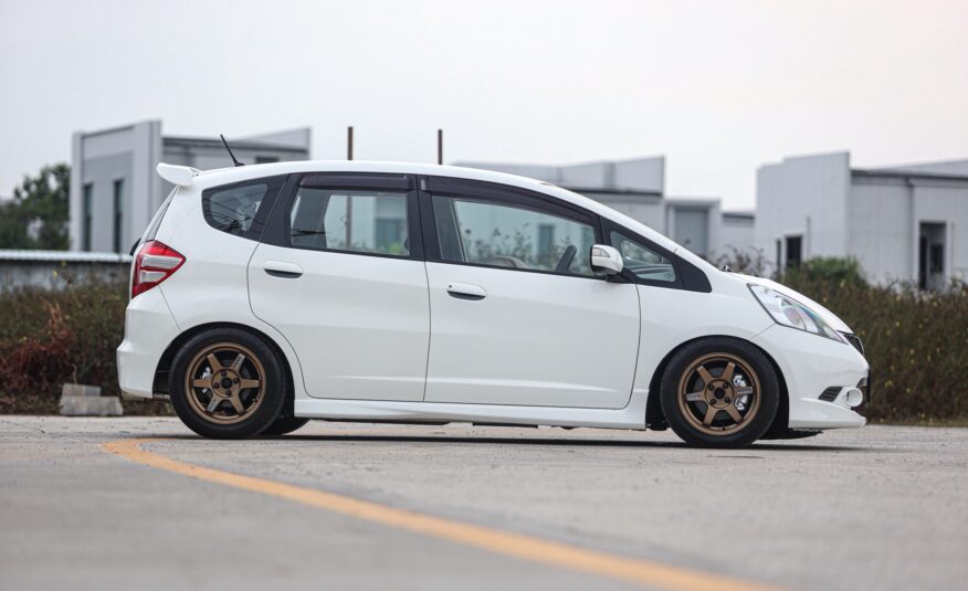 Honda Jazz Ge Sv AT PF-รถบ้านมือสอง