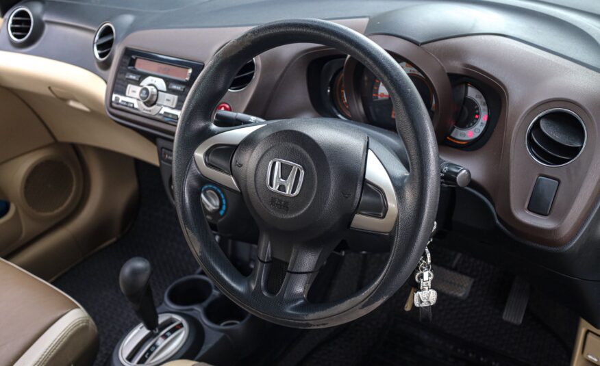 Honda Brio V AT PF-รถบ้านมือสอง