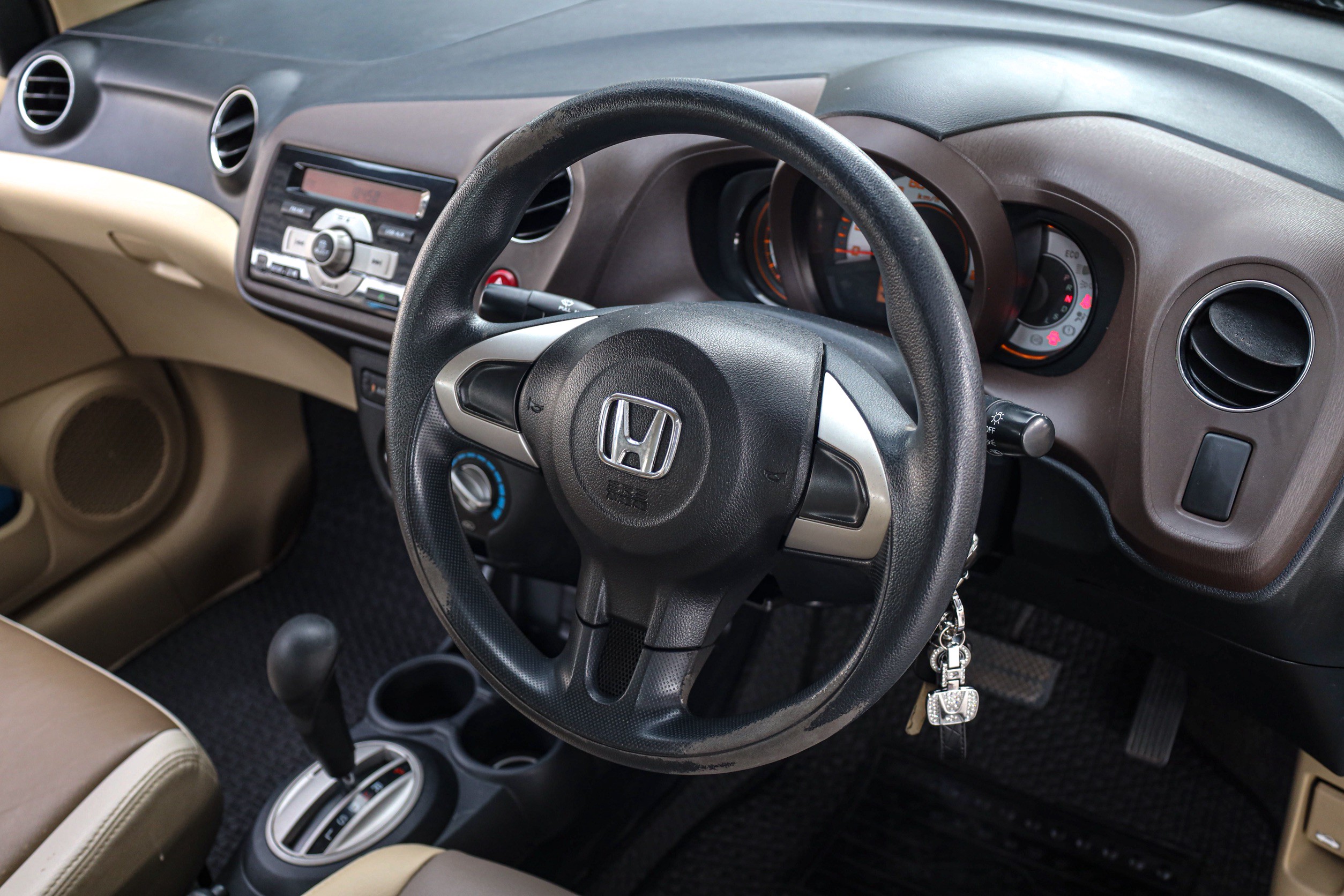 Honda Brio V AT PF-รถบ้านมือสอง