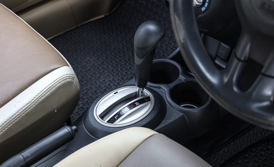 Honda Brio V AT PF-รถบ้านมือสอง