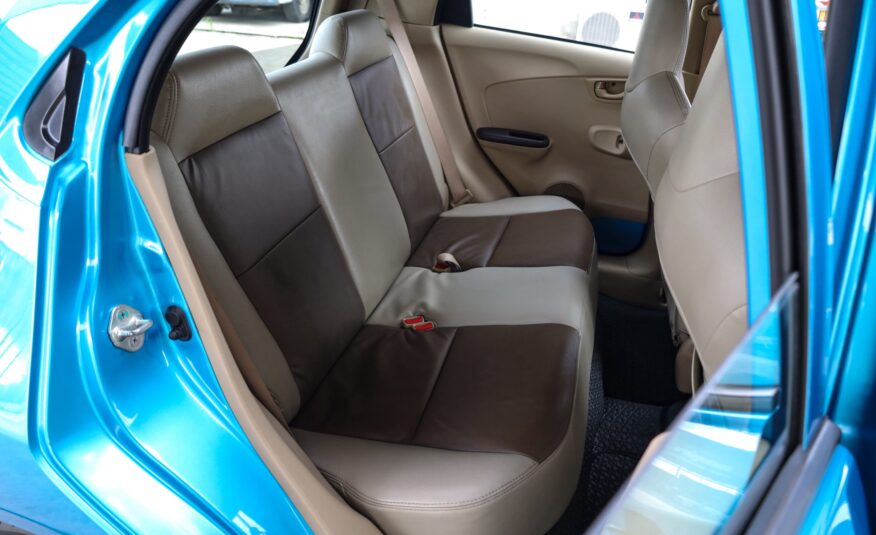 Honda Brio V AT PF-รถบ้านมือสอง