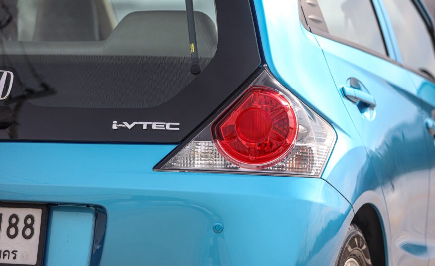 Honda Brio V AT PF-รถบ้านมือสอง