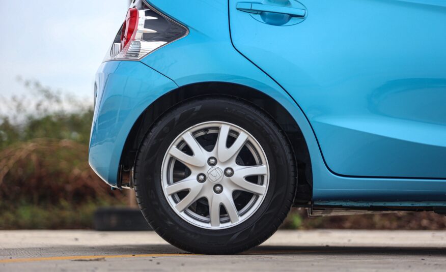 Honda Brio V AT PF-รถบ้านมือสอง