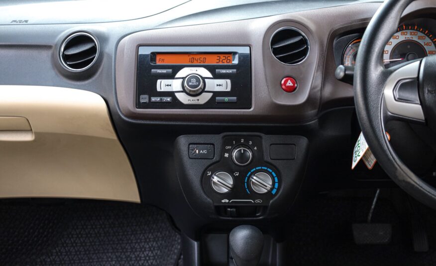 Honda Brio V AT PF-รถบ้านมือสอง