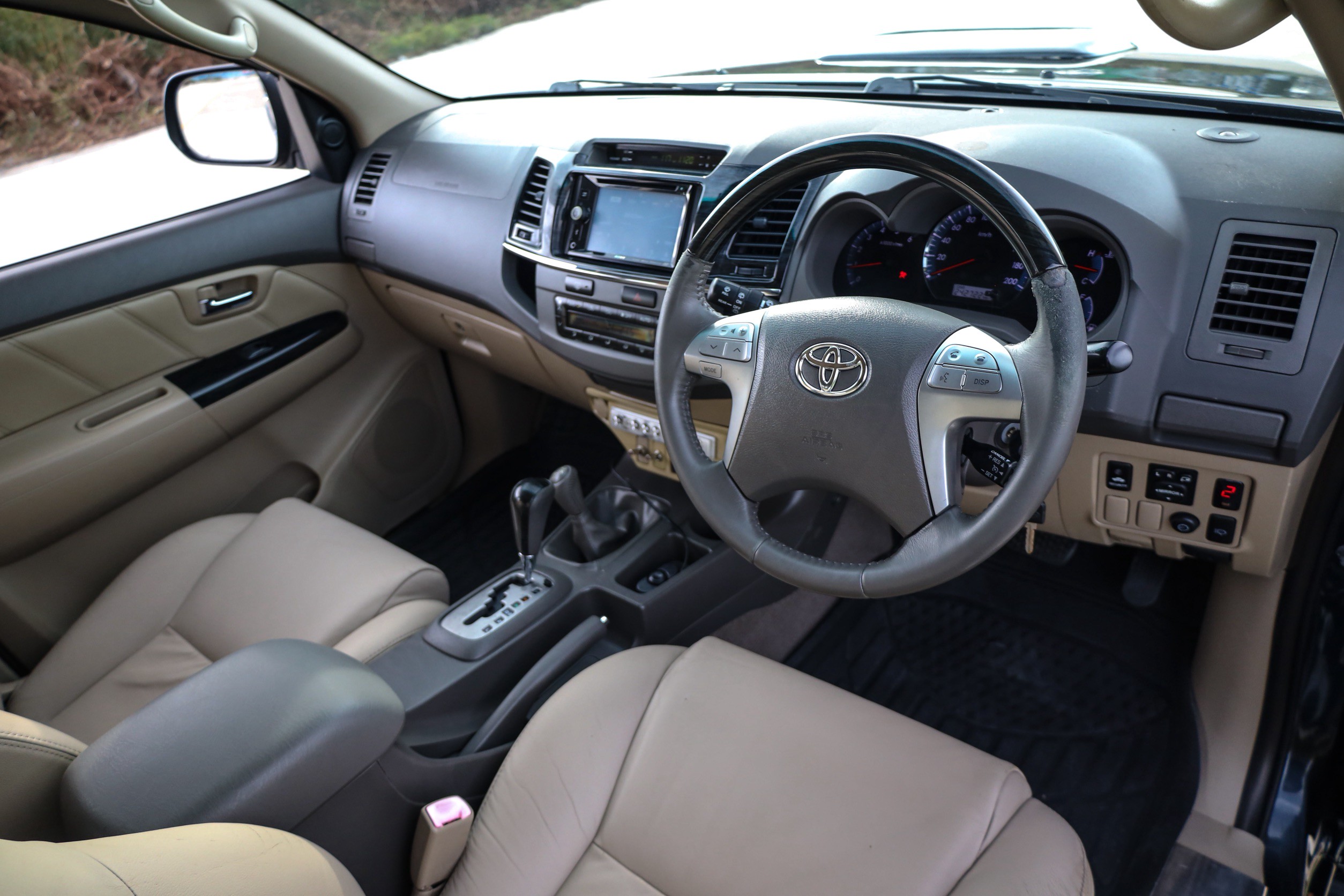 Toyota Fortuner 3.0 V AT 4WD PF-รถบ้านมือสอง