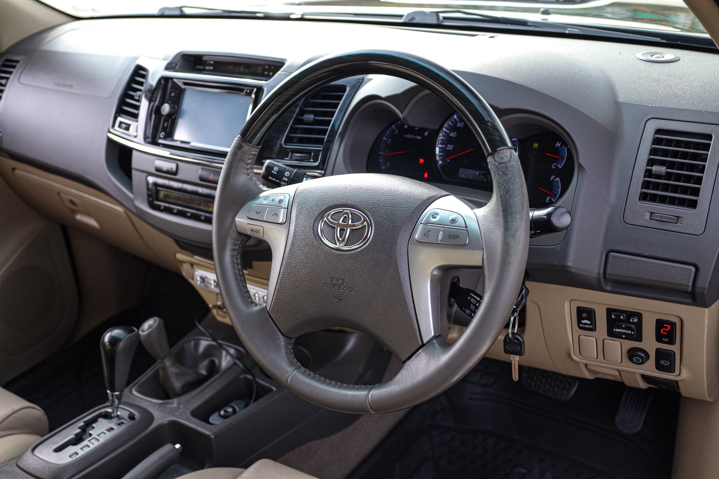 Toyota Fortuner 3.0 V AT 4WD PF-รถบ้านมือสอง