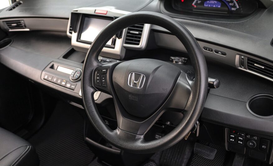 Honda Freed 1.5 EL AT PF-รถบ้านมือสอง