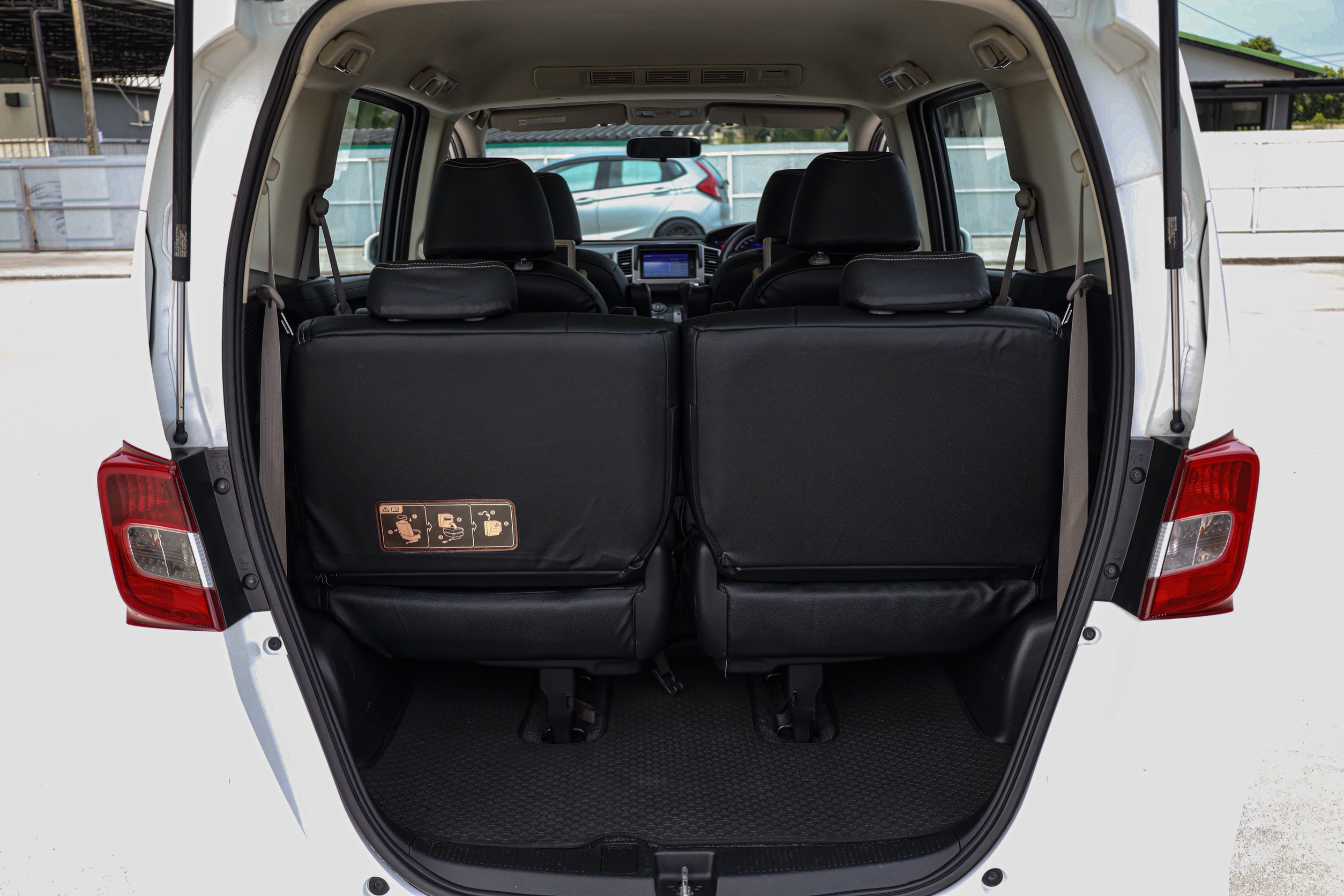 Honda Freed 1.5 EL AT PF-รถบ้านมือสอง