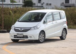 Honda Freed 1.5 EL AT PF-รถบ้านมือสอง
