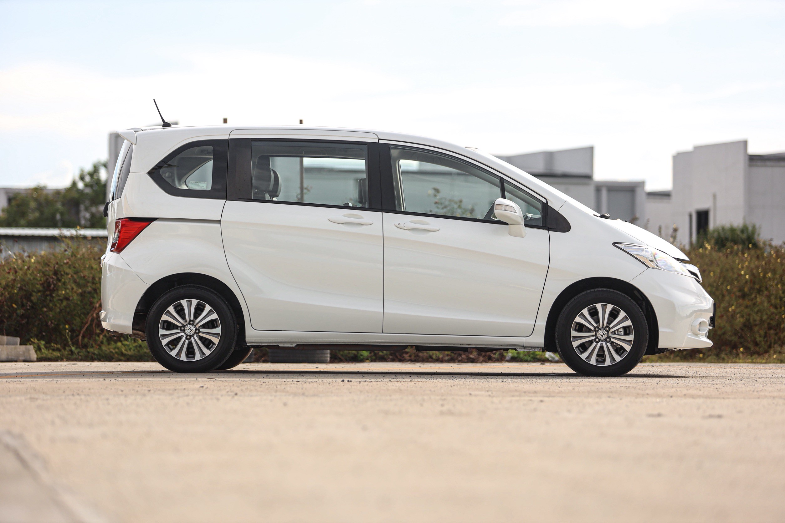 Honda Freed 1.5 EL AT PF-รถบ้านมือสอง