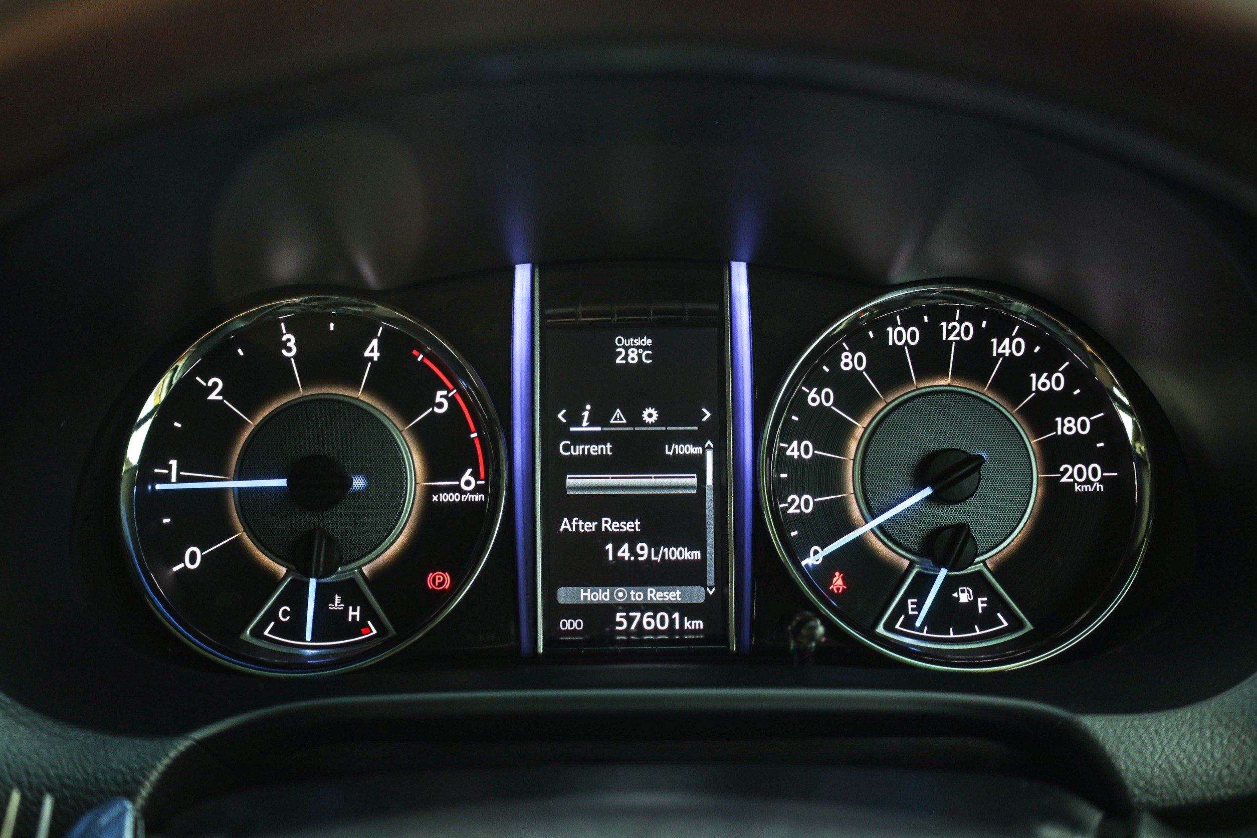 Toyota New Fortuner 2.4 G MT PF-รถบ้านมือสอง
