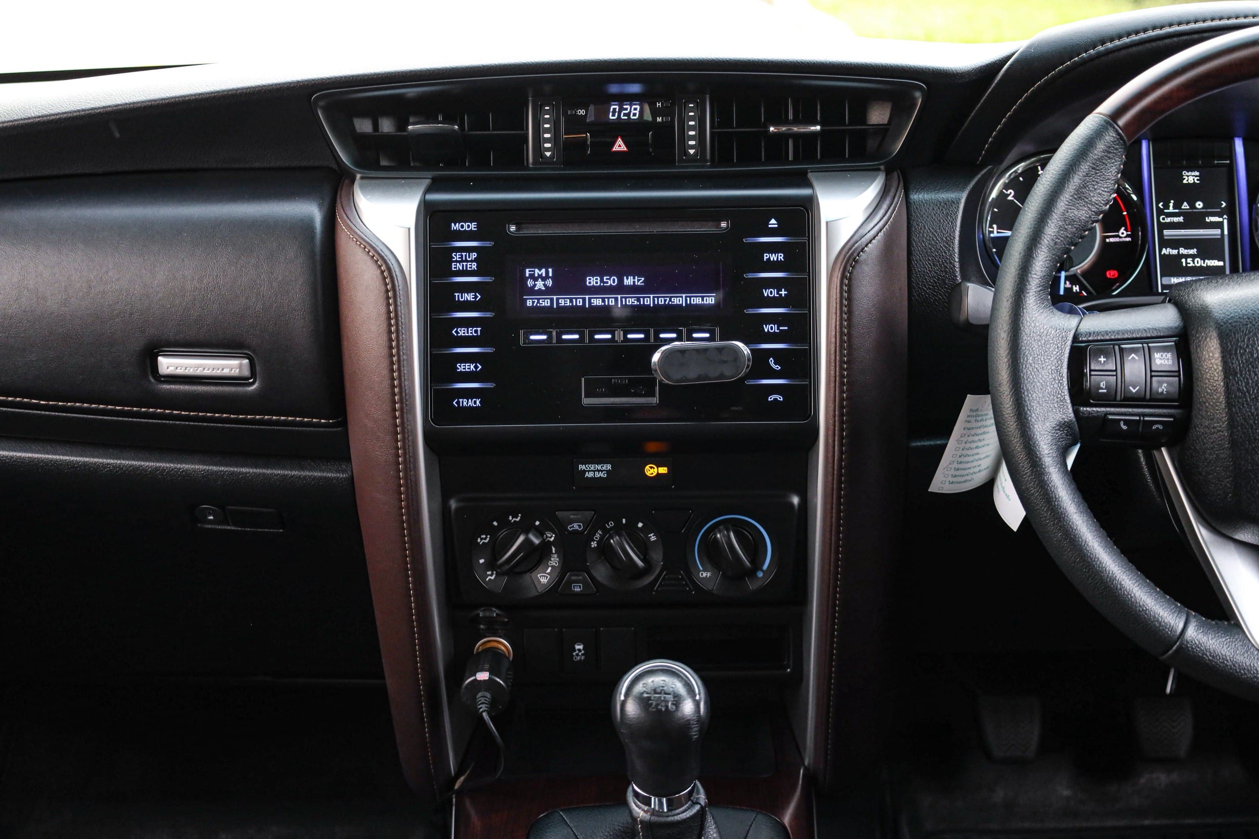 Toyota New Fortuner 2.4 G MT PF-รถบ้านมือสอง