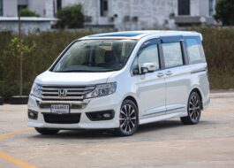 Honda Stepwagon Spada 2.0 EL PF-รถบ้านมือสอง