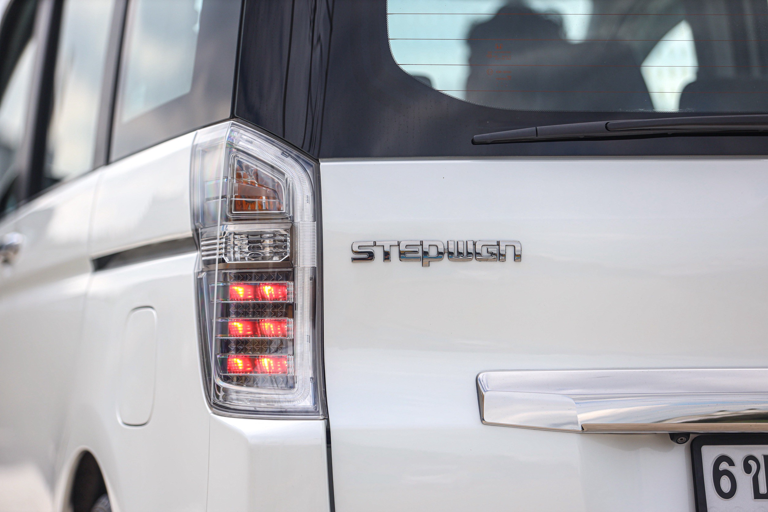 Honda Stepwagon Spada 2.0 EL PF-รถบ้านมือสอง