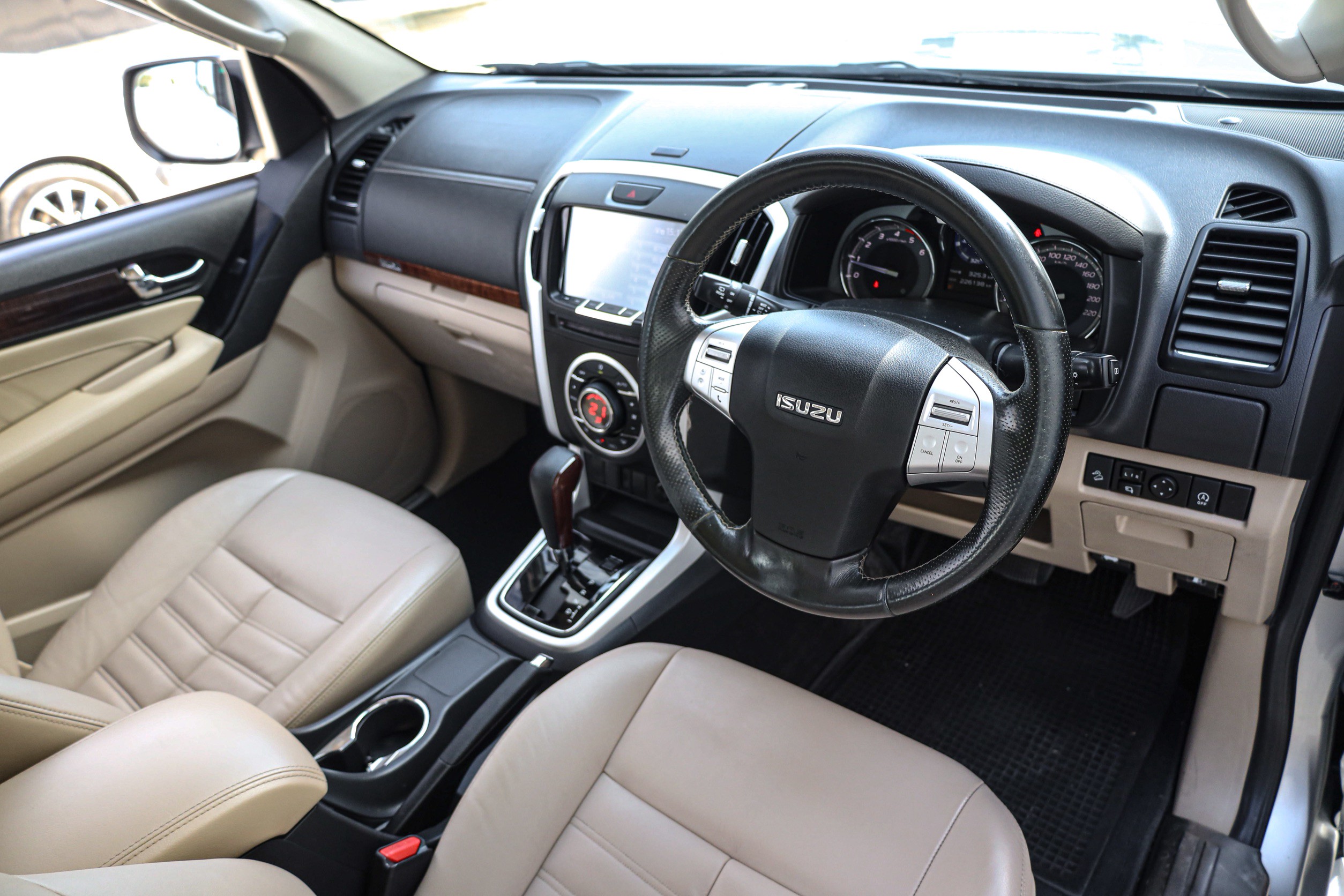 Isuzu Mu-x 3.0 Da Dvd PF-รถบ้านมือสอง