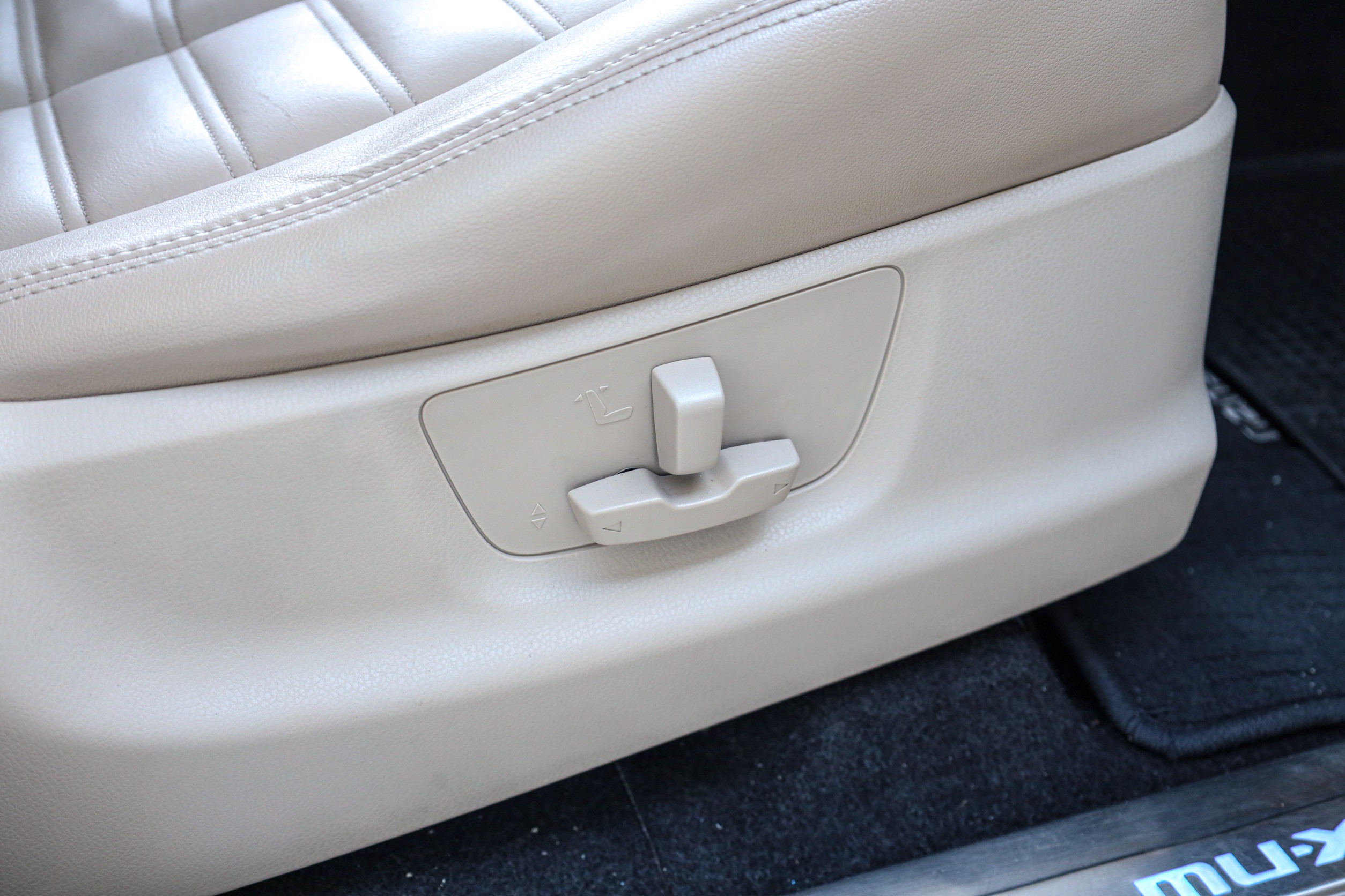 Isuzu Mu-x 3.0 Da Dvd PF-รถบ้านมือสอง