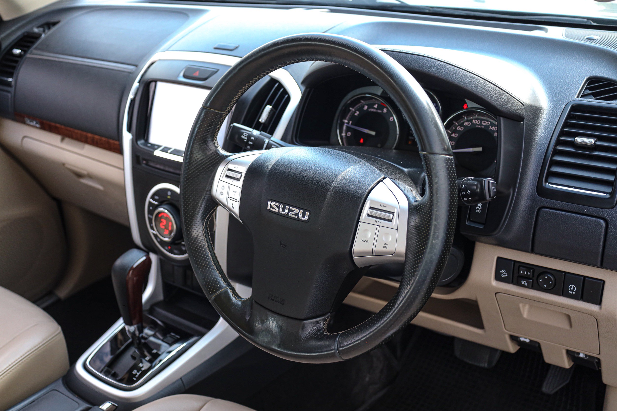 Isuzu Mu-x 3.0 Da Dvd PF-รถบ้านมือสอง