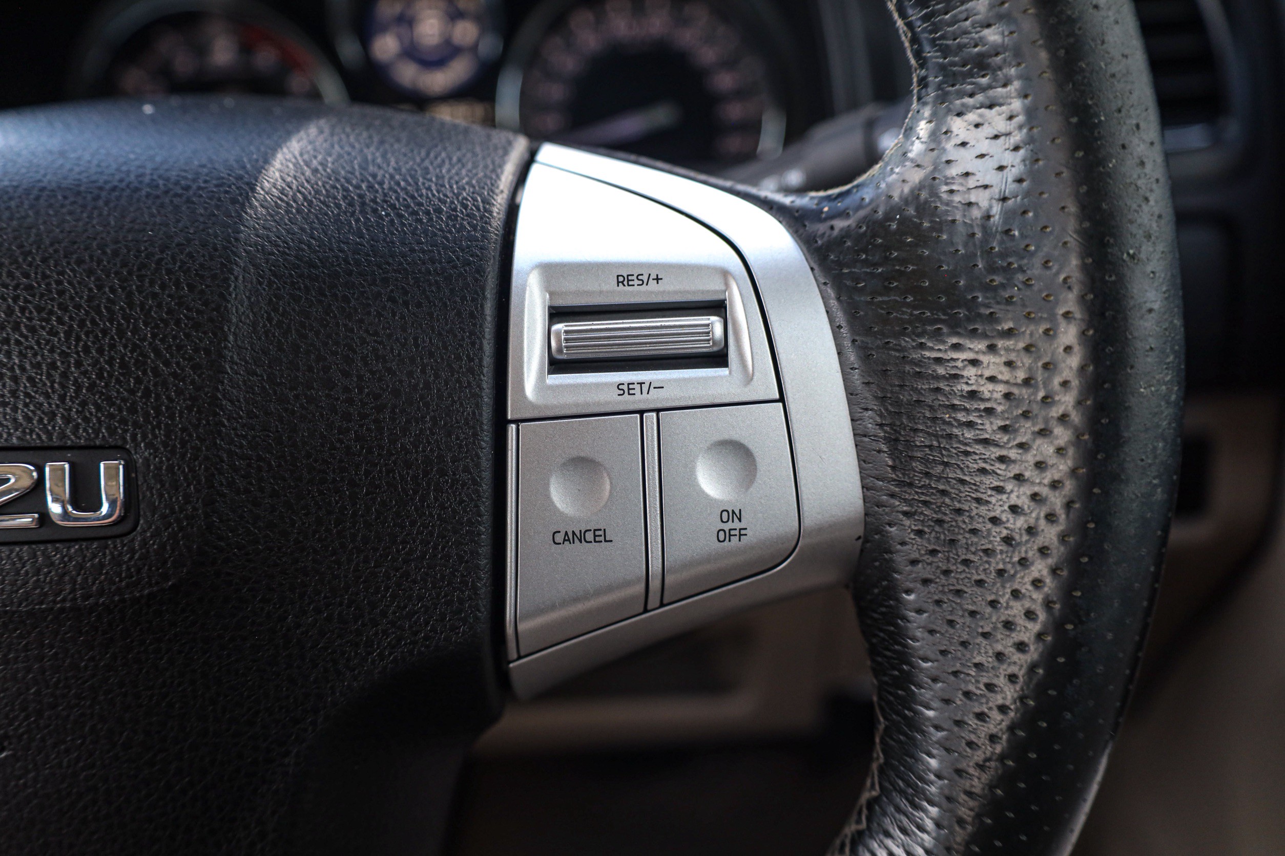 Isuzu Mu-x 3.0 Da Dvd PF-รถบ้านมือสอง