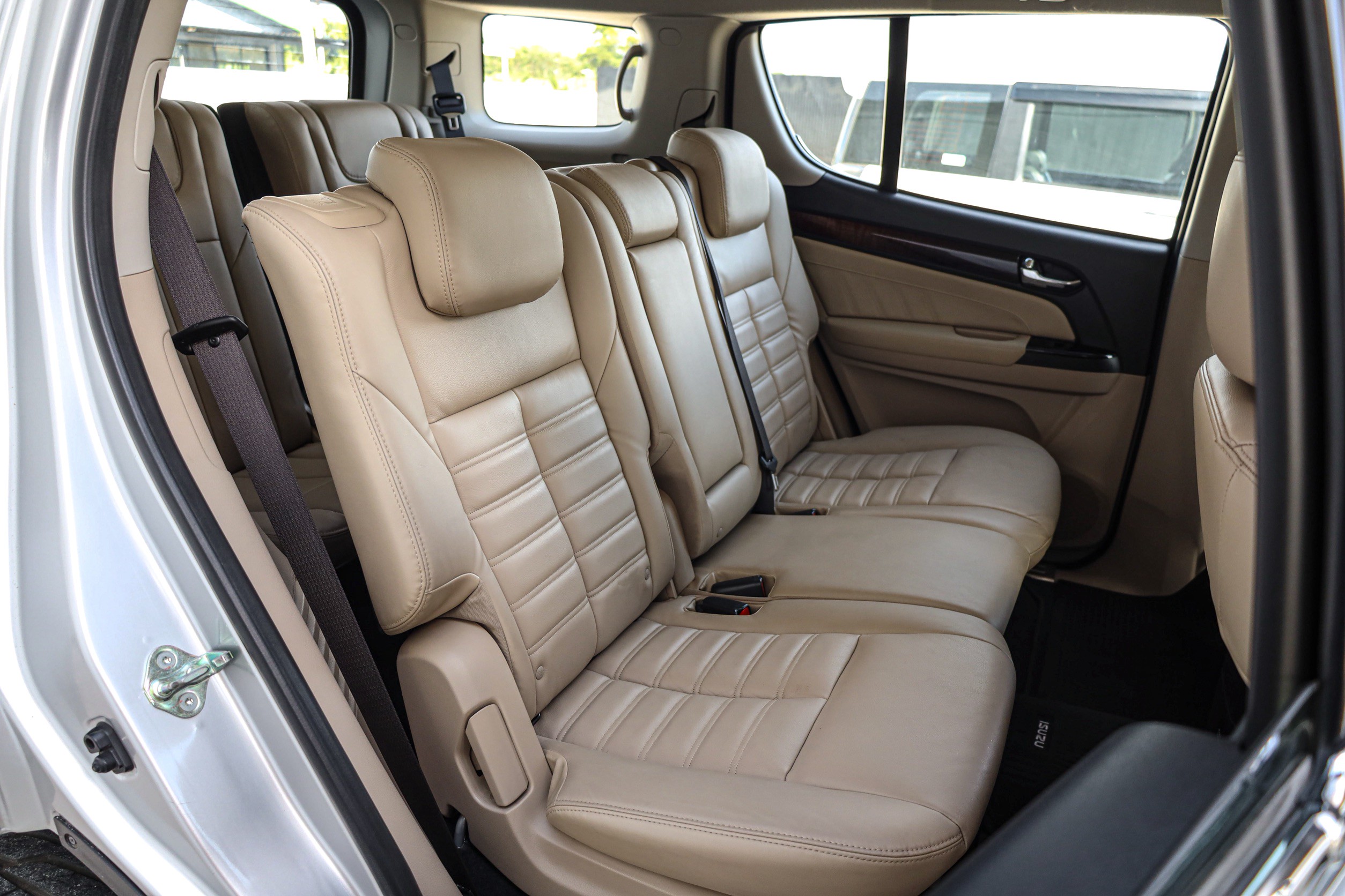 Isuzu Mu-x 3.0 Da Dvd PF-รถบ้านมือสอง