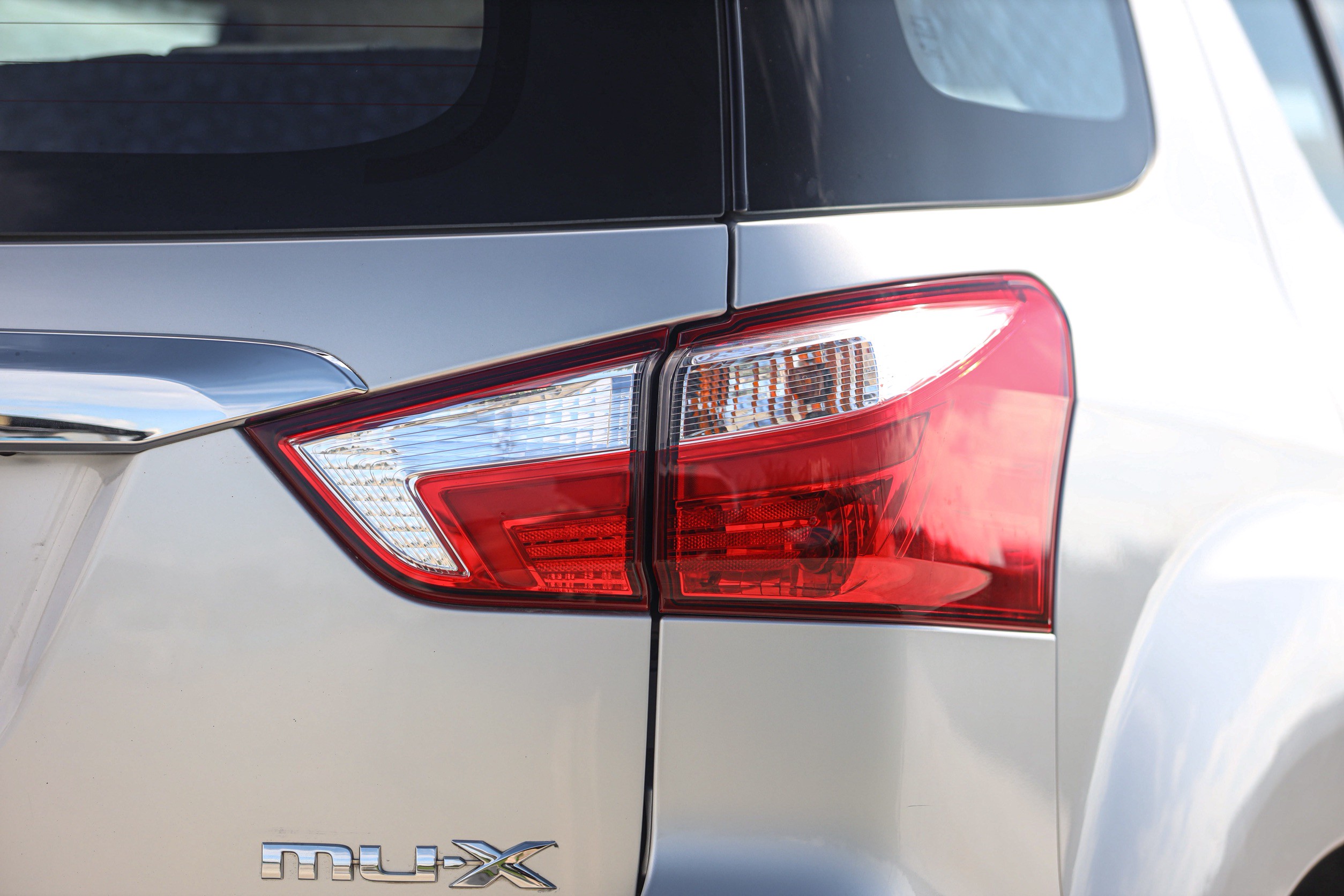 Isuzu Mu-x 3.0 Da Dvd PF-รถบ้านมือสอง