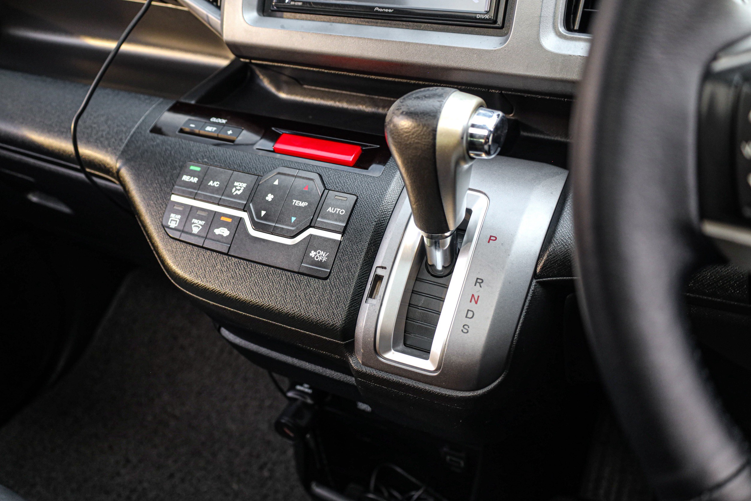 Honda Stepwagon Spada 2.0 EL PF-รถบ้านมือสอง