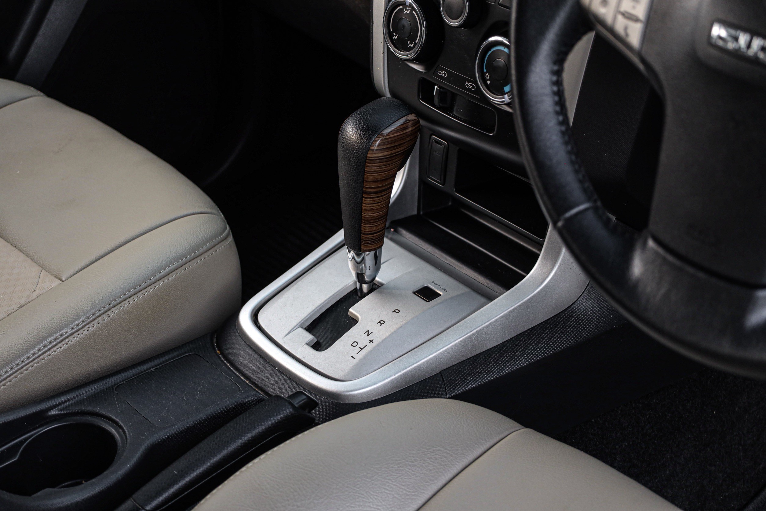 Isuzu Mu-x 2.5 PF-รถบ้านมือสอง