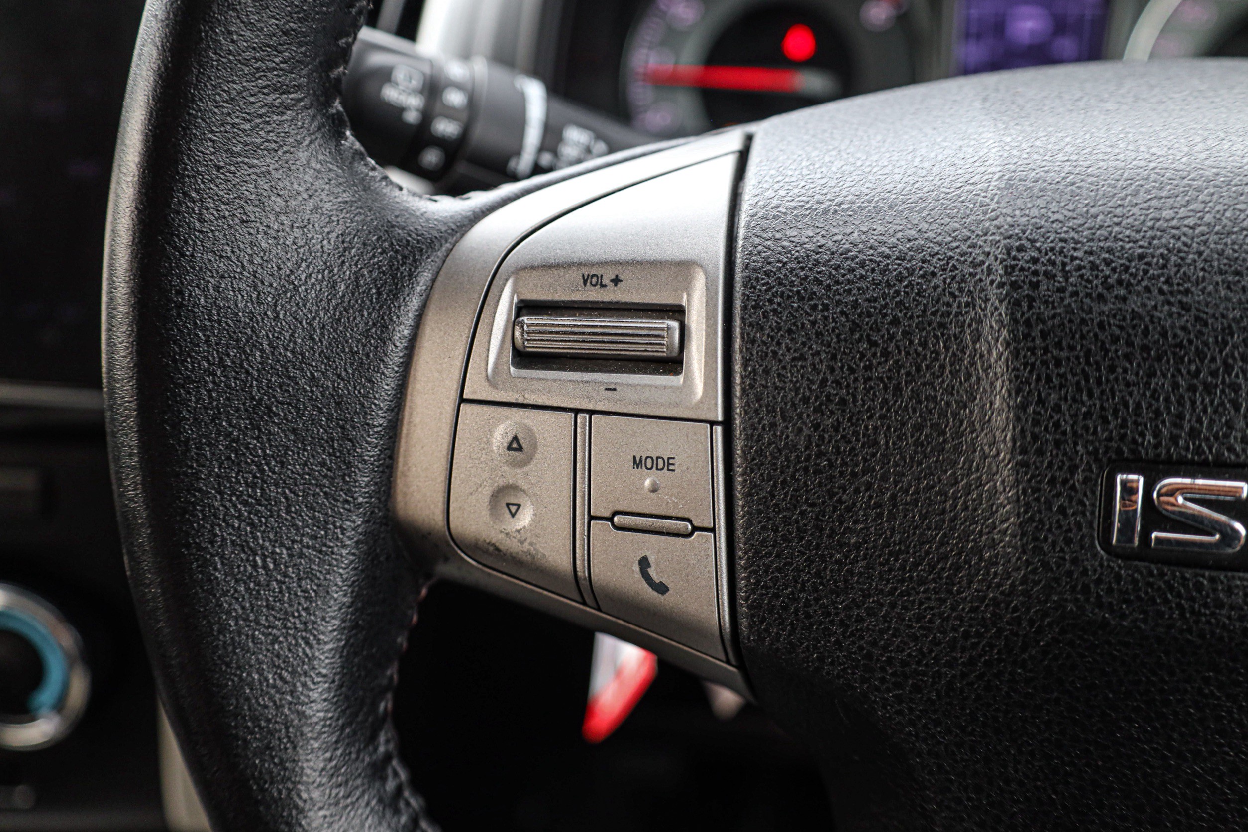 Isuzu Mu-x 2.5 PF-รถบ้านมือสอง