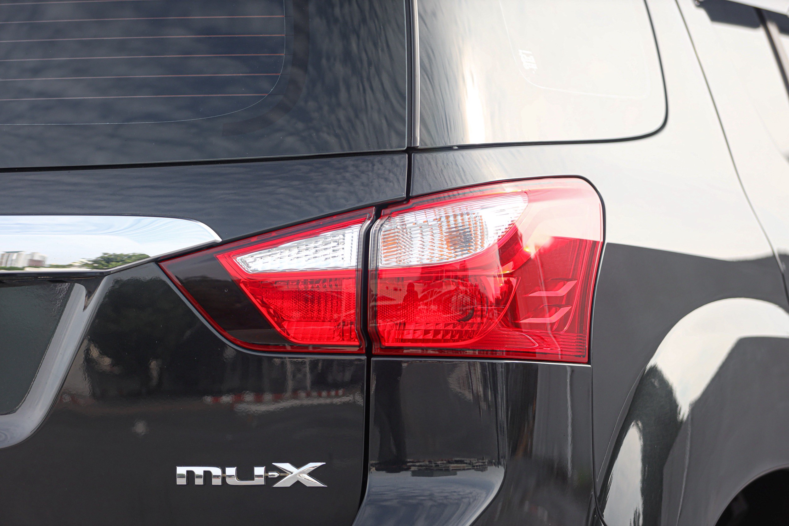 Isuzu Mu-x 2.5 PF-รถบ้านมือสอง