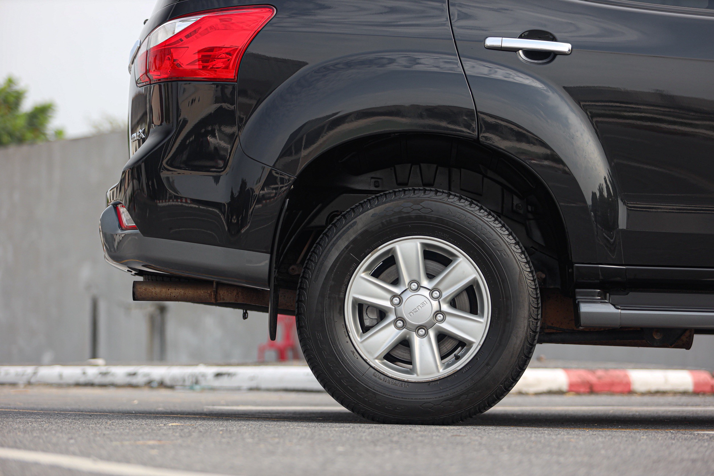 Isuzu Mu-x 2.5 PF-รถบ้านมือสอง