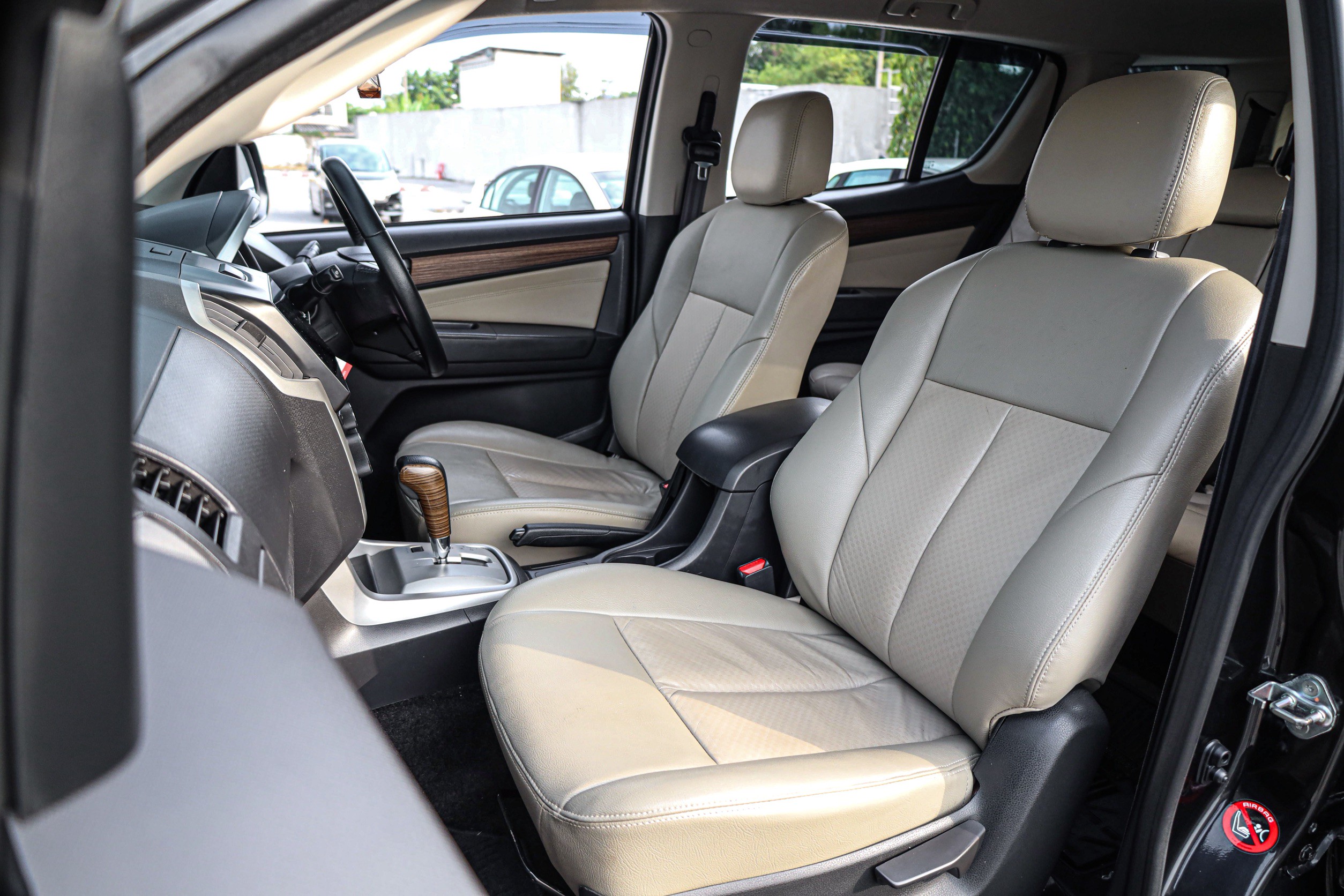 Isuzu Mu-x 2.5 PF-รถบ้านมือสอง