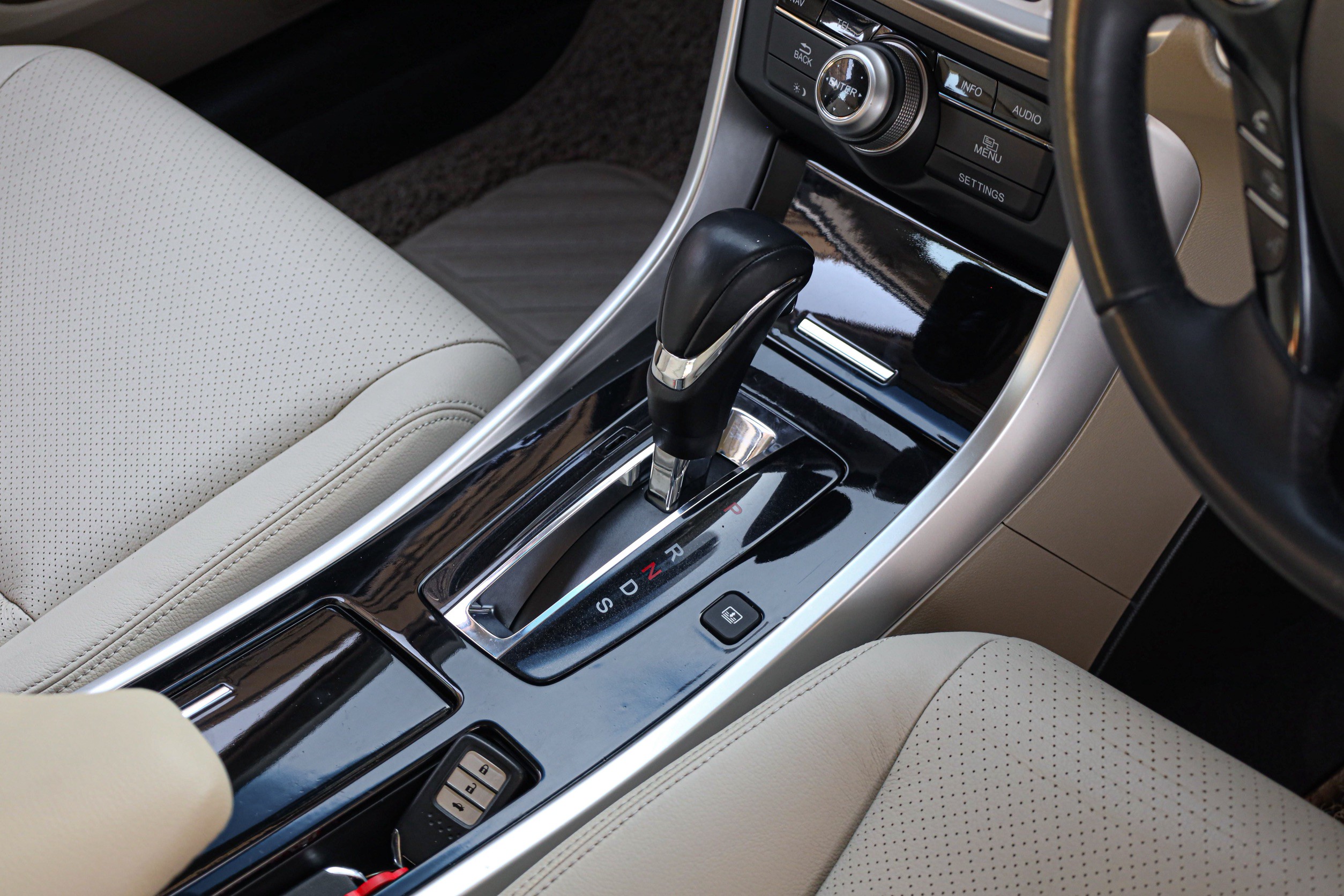 Honda Accord 2.4 EL Navi PF-รถบ้านมือสอง