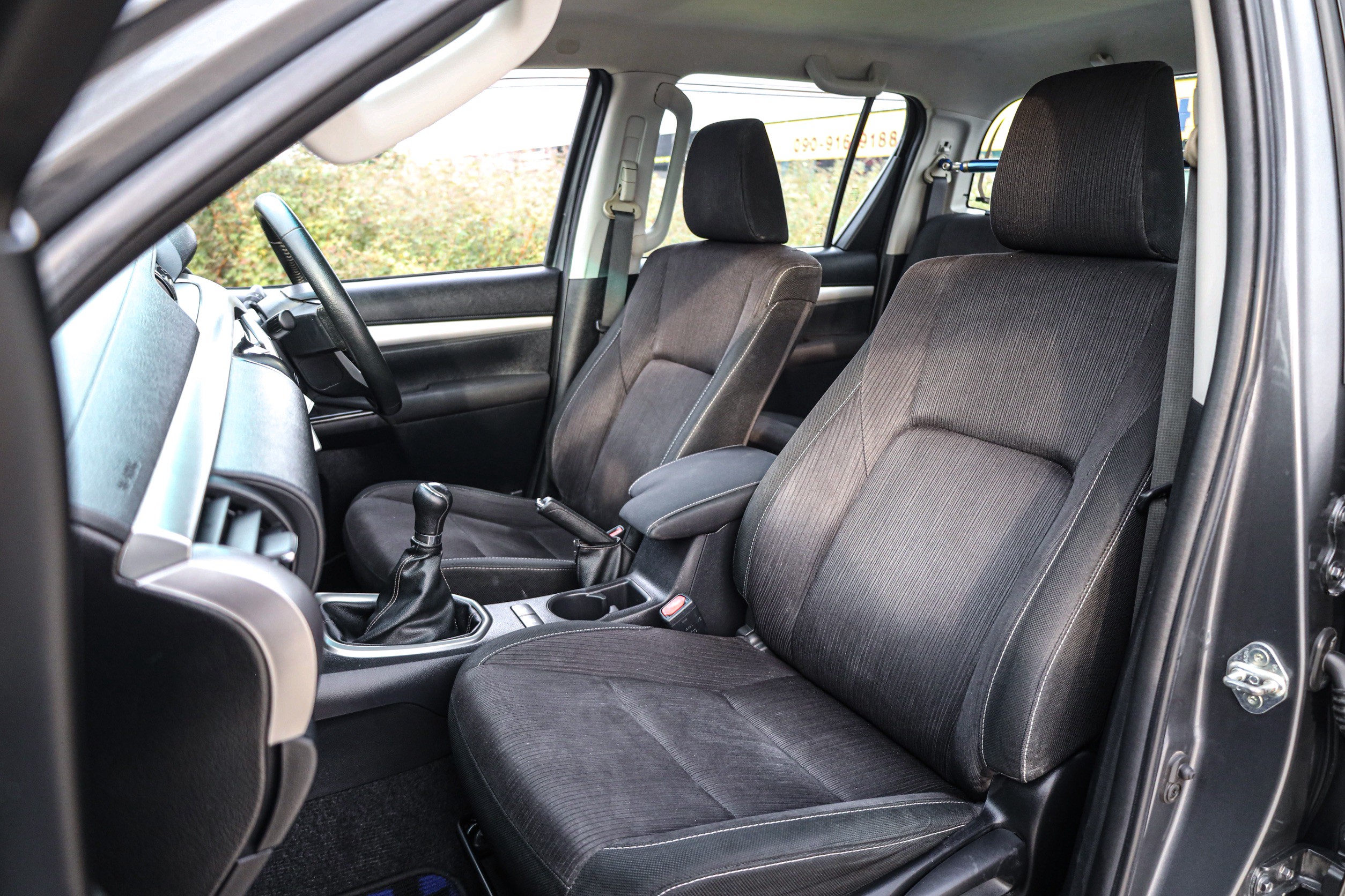 Toyota Hilux Revo 2.4 E MT PF-รถบ้านมือสอง