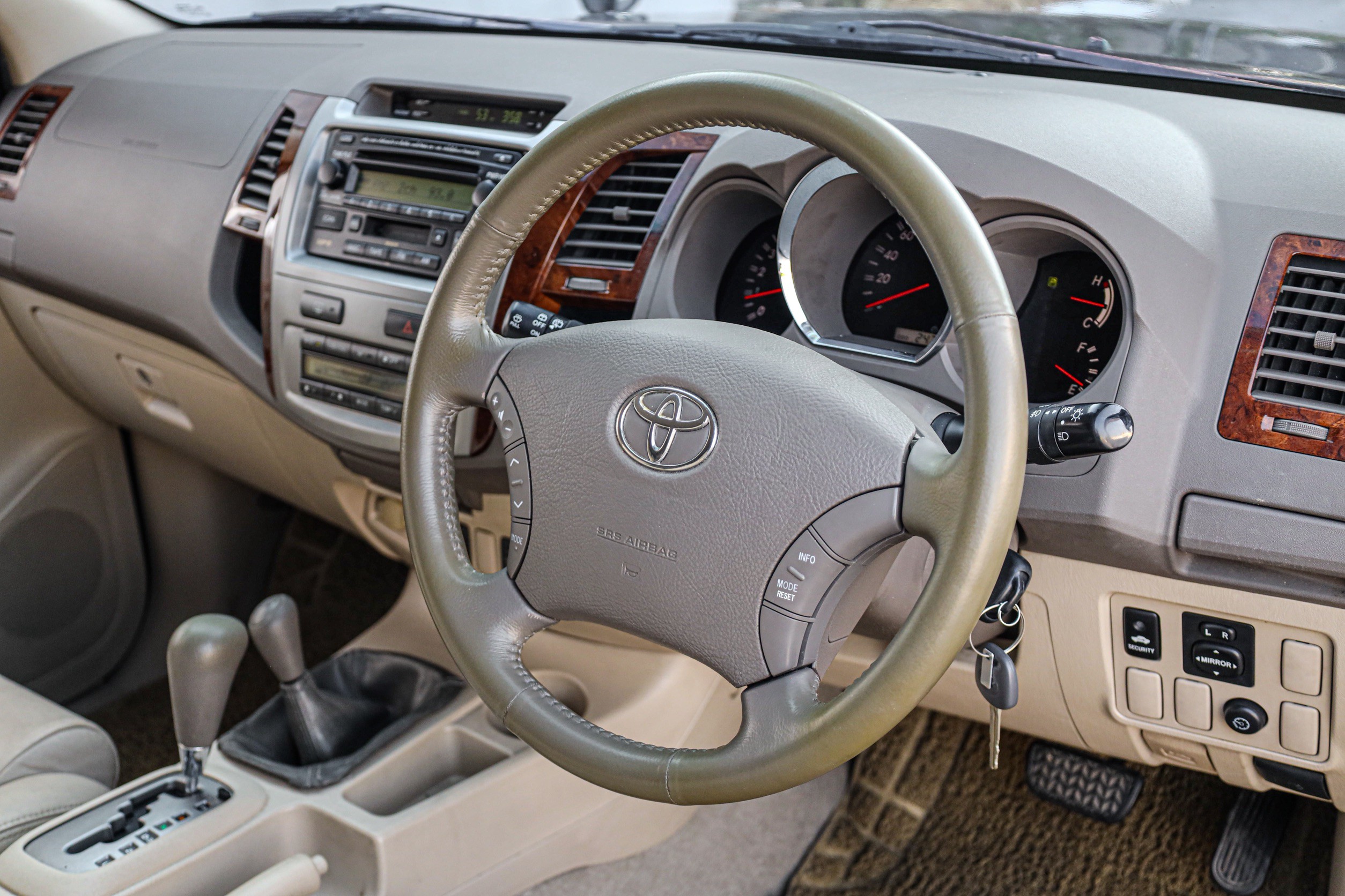 Toyota Fortuner 2.7 V 4WD PF-รถบ้านมือสอง