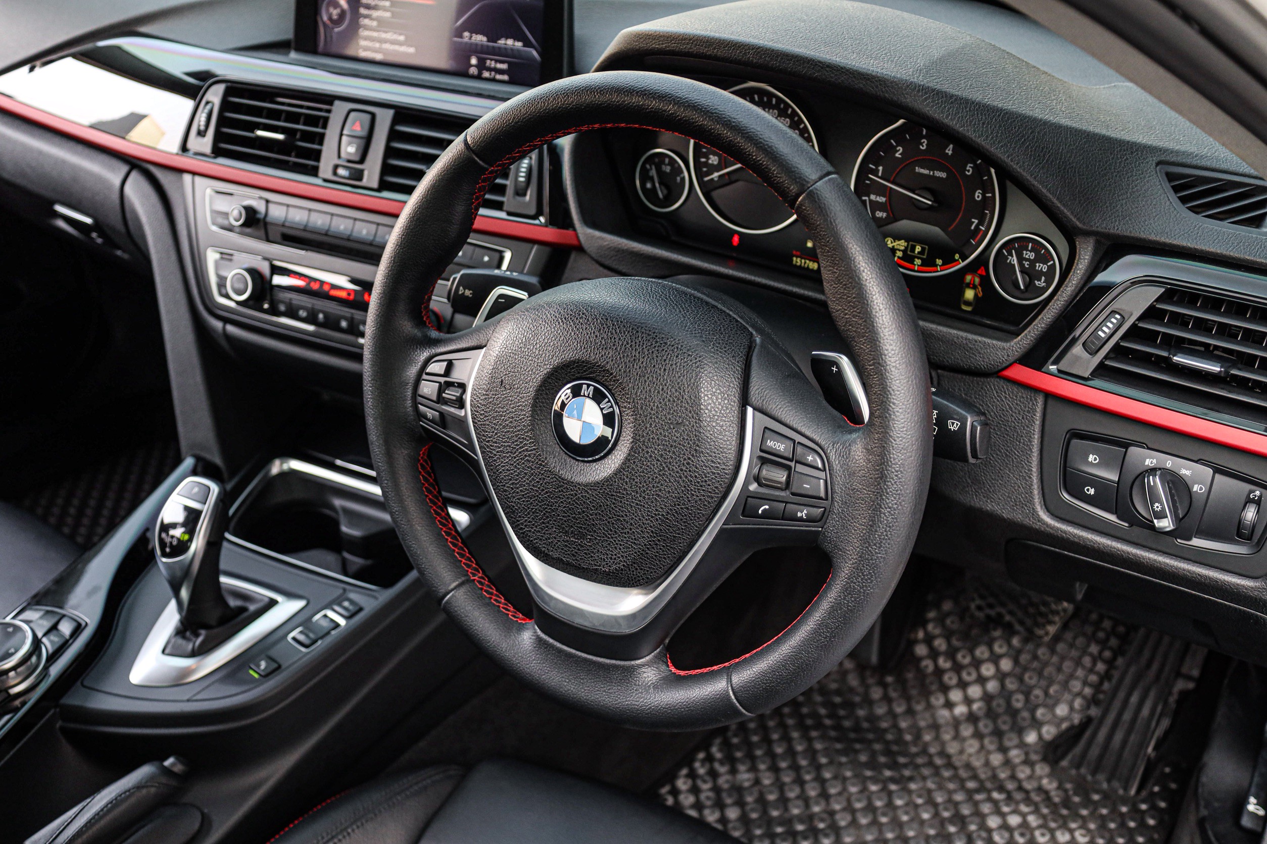 Bmw Series3 320i Sport PF-รถบ้านมือสอง