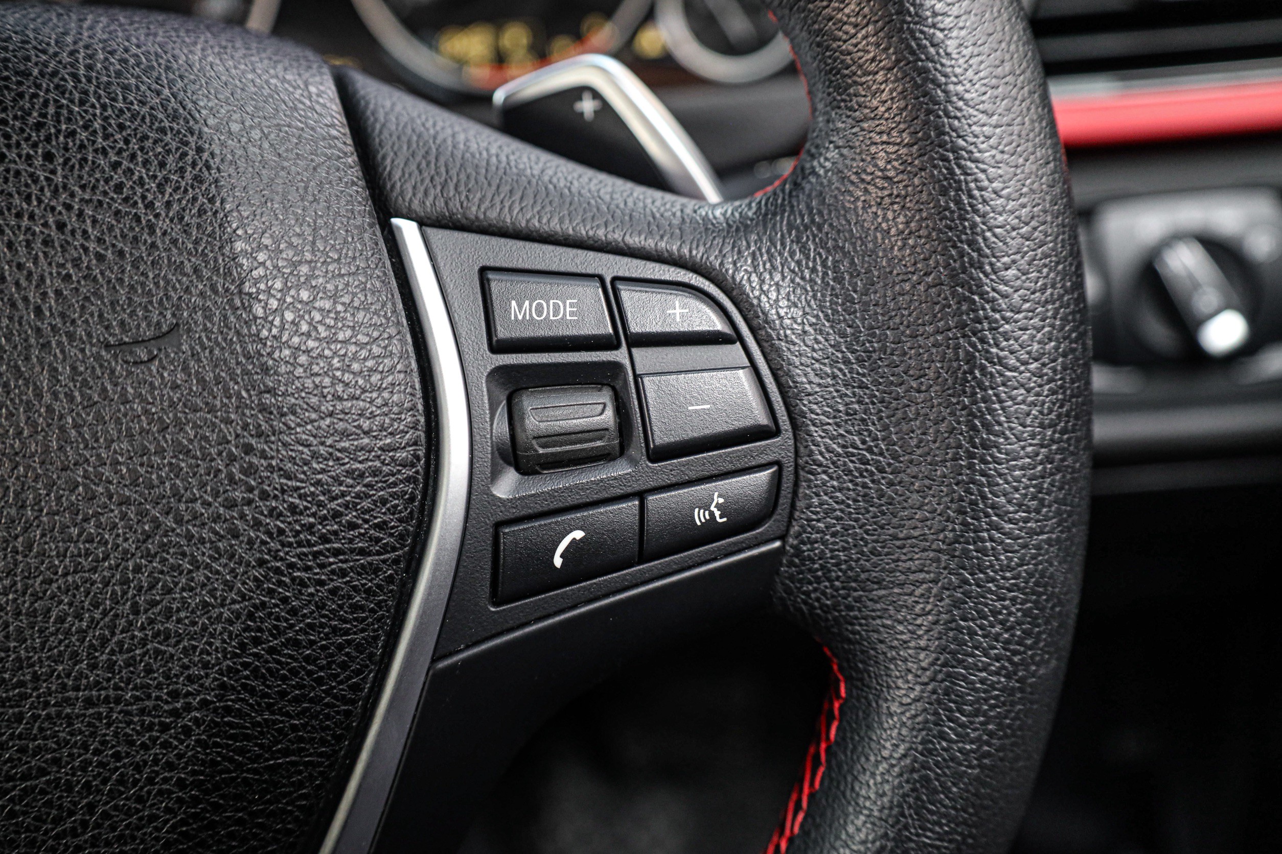 Bmw Series3 320i Sport PF-รถบ้านมือสอง