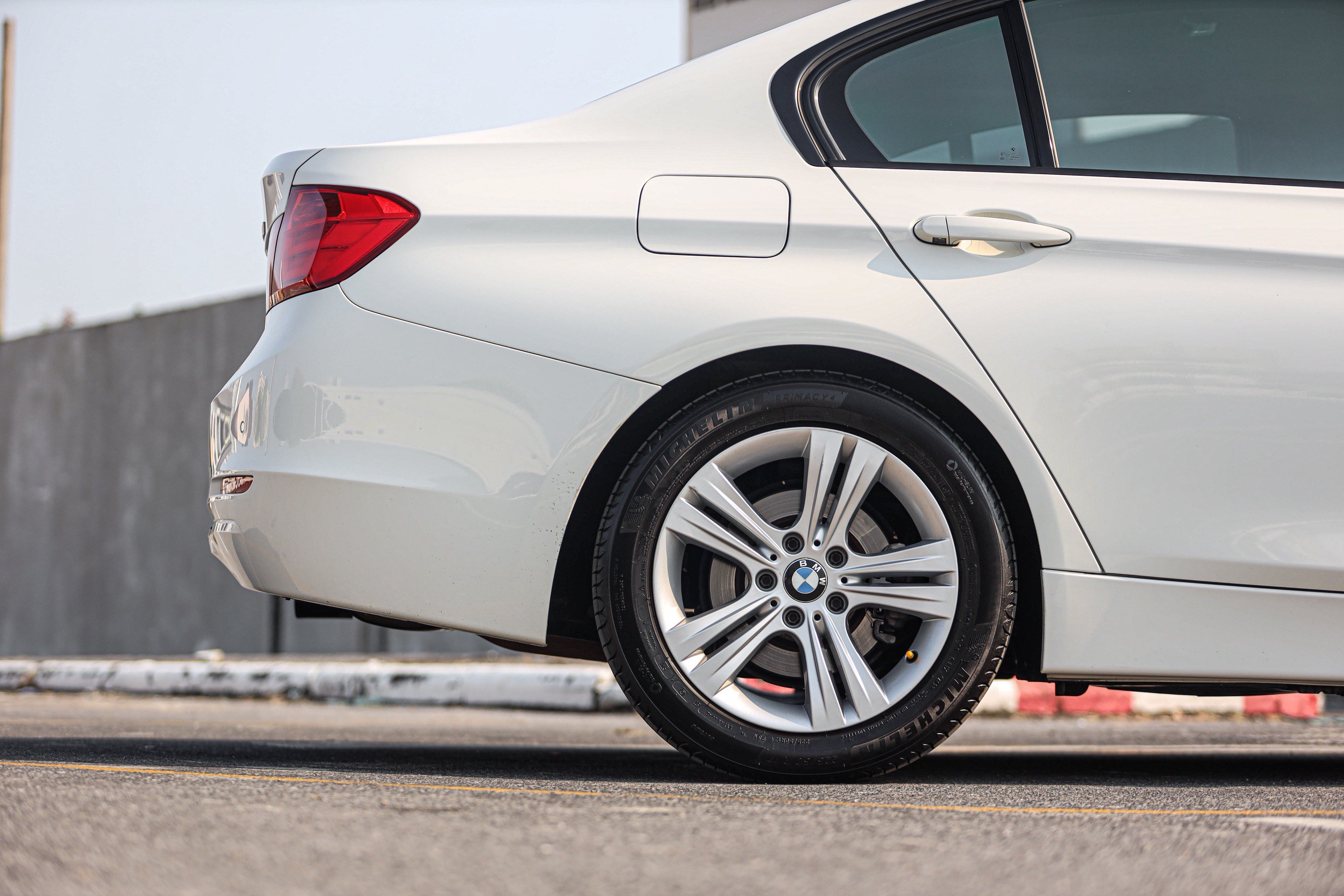 Bmw Series3 320i Sport PF-รถบ้านมือสอง