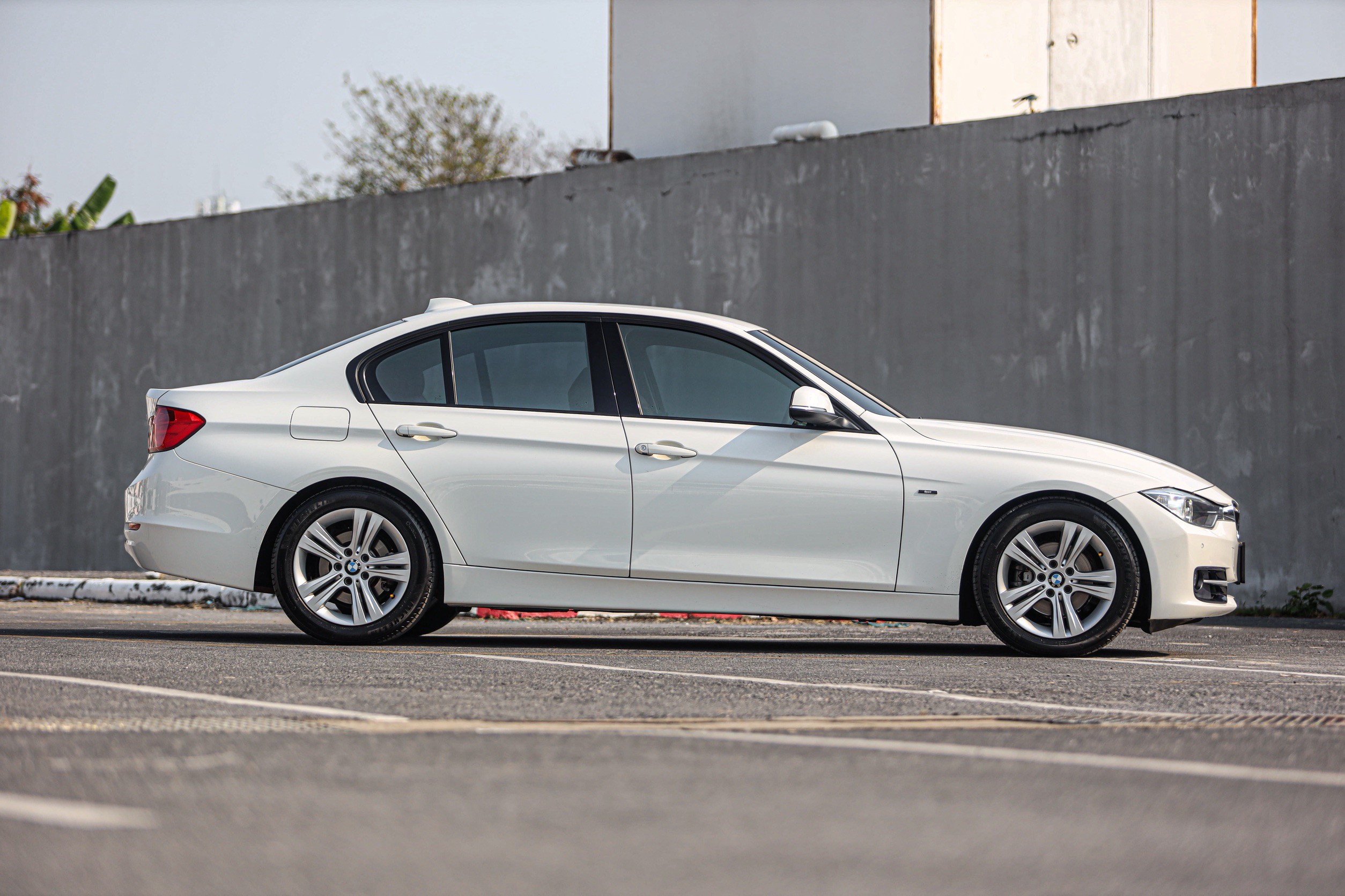 Bmw Series3 320i Sport PF-รถบ้านมือสอง