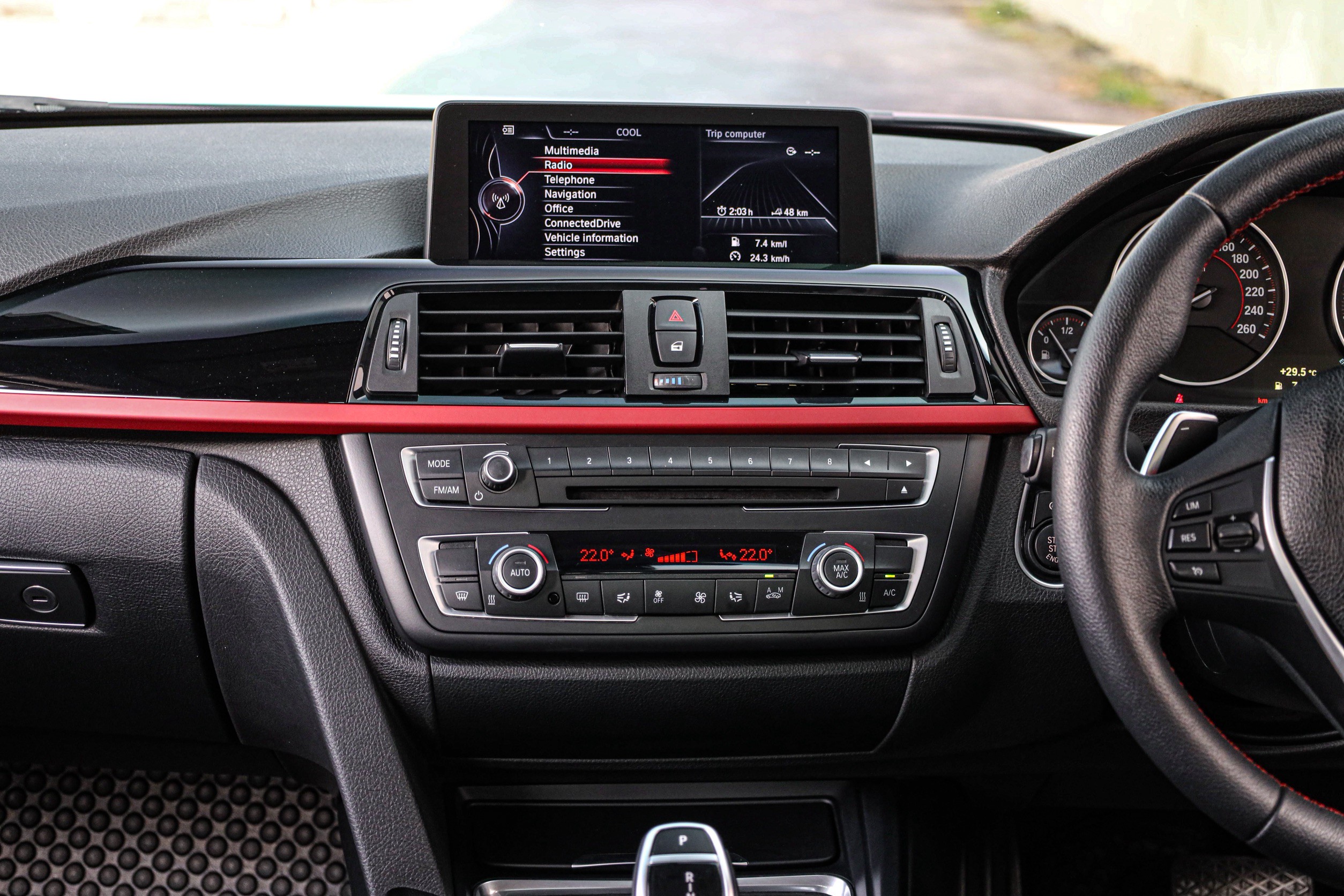 Bmw Series3 320i Sport PF-รถบ้านมือสอง