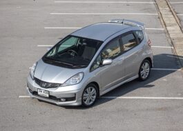 Honda Jazz Ge Japan AT PF-รถบ้านมือสอง