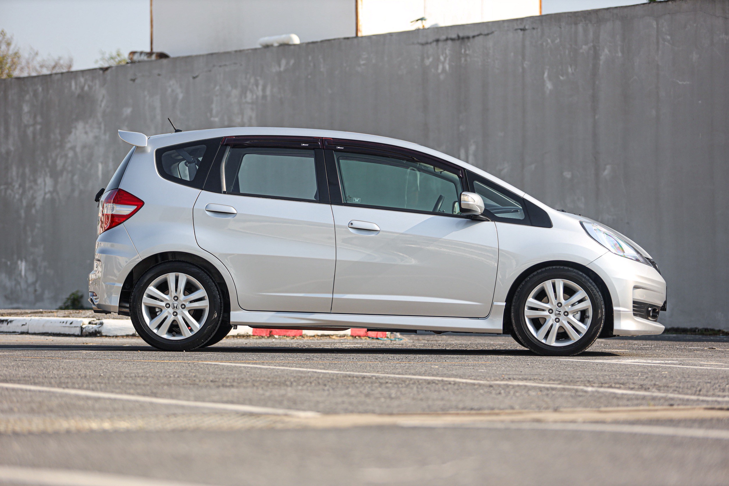 Honda Jazz Ge Japan AT PF-รถบ้านมือสอง