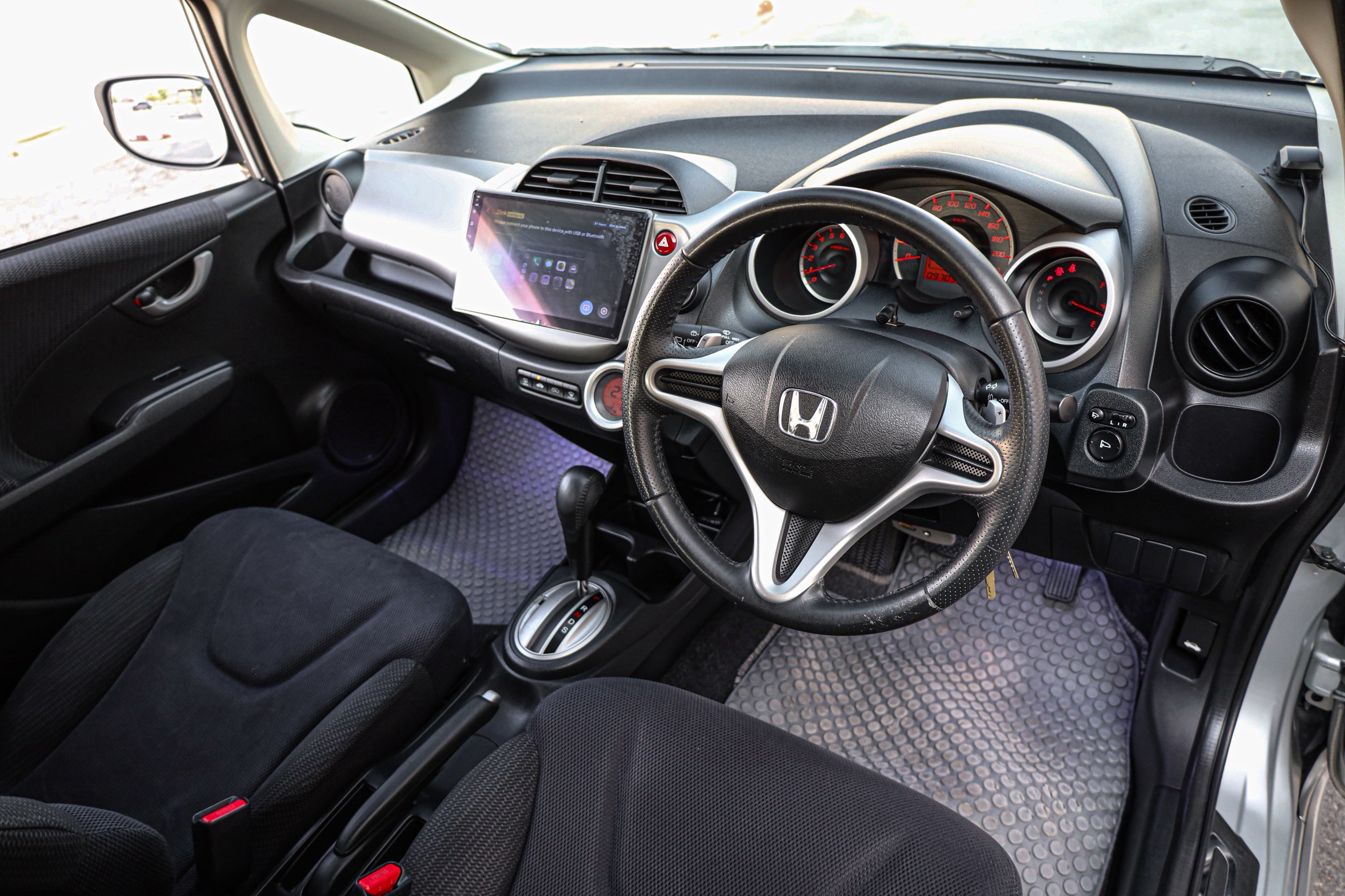 Honda Jazz Ge Japan AT PF-รถบ้านมือสอง