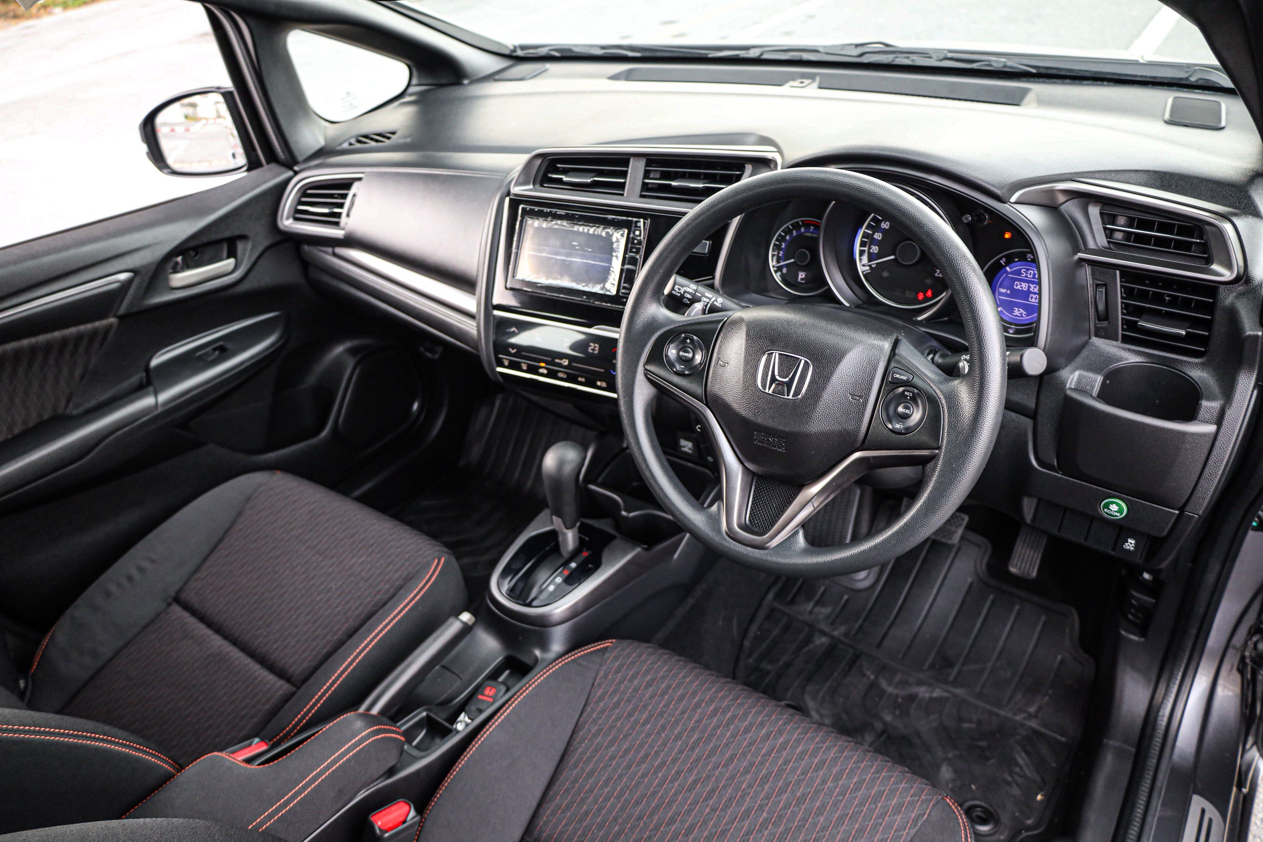 Honda Jazz GK RS PF-รถบ้านมือสอง