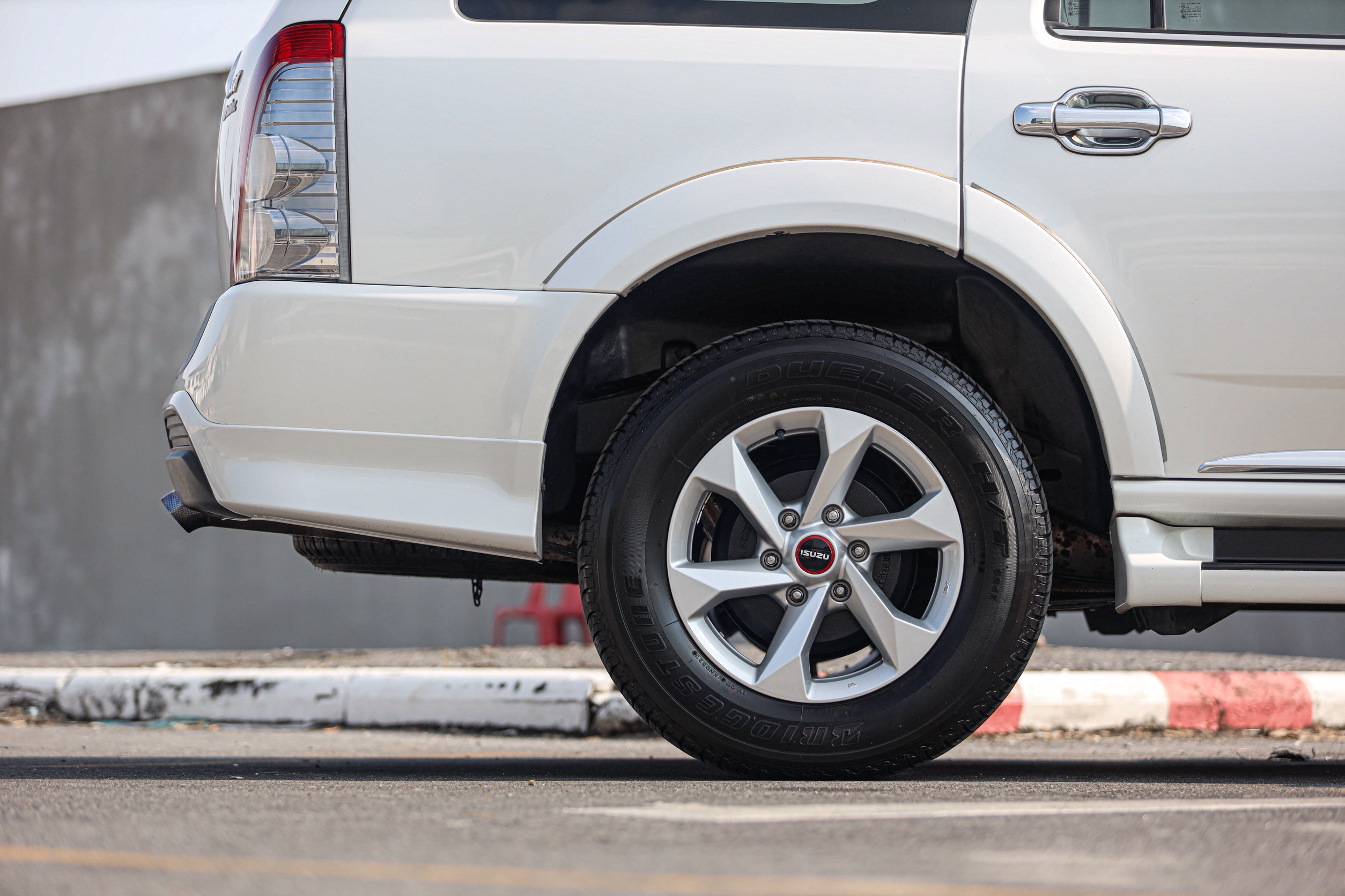 Isuzu Mu-7 3.0 Choiz PF-รถบ้านมือสอง