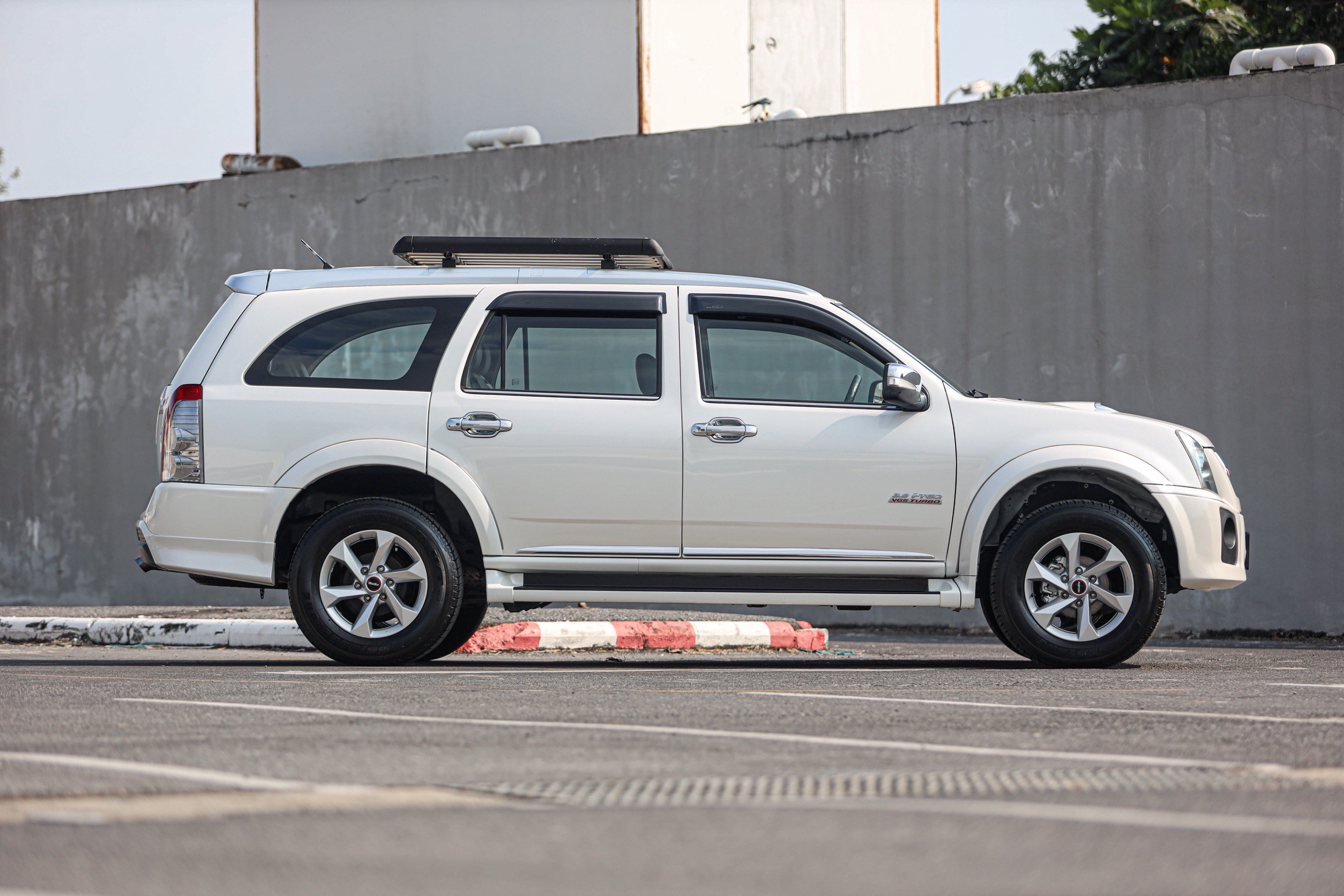 Isuzu Mu-7 3.0 Choiz PF-รถบ้านมือสอง