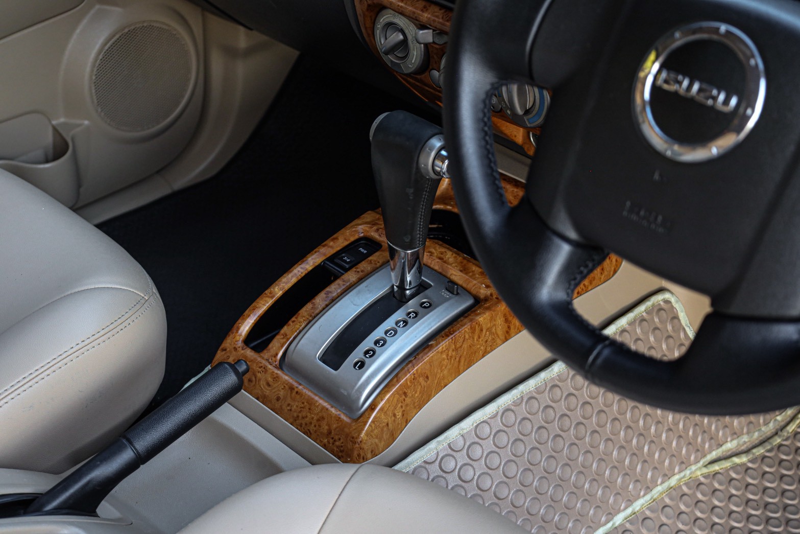 Isuzu Mu-7 3.0 Primo PF-รถบ้านมือสอง