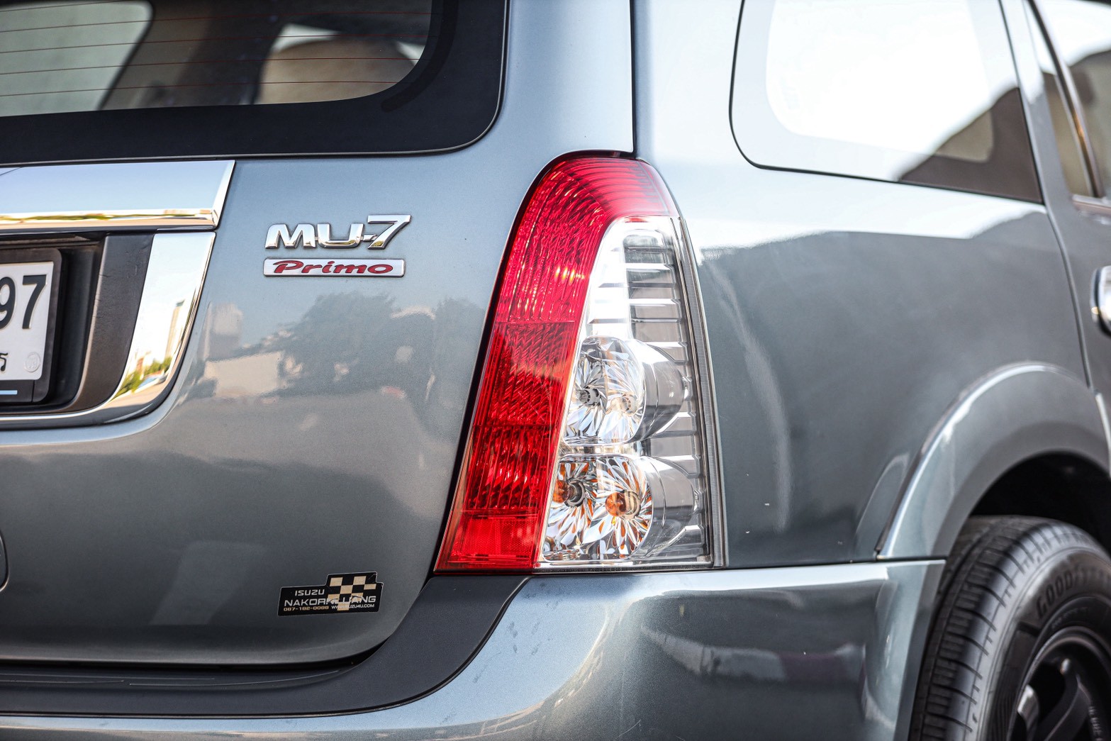 Isuzu Mu-7 3.0 Primo PF-รถบ้านมือสอง