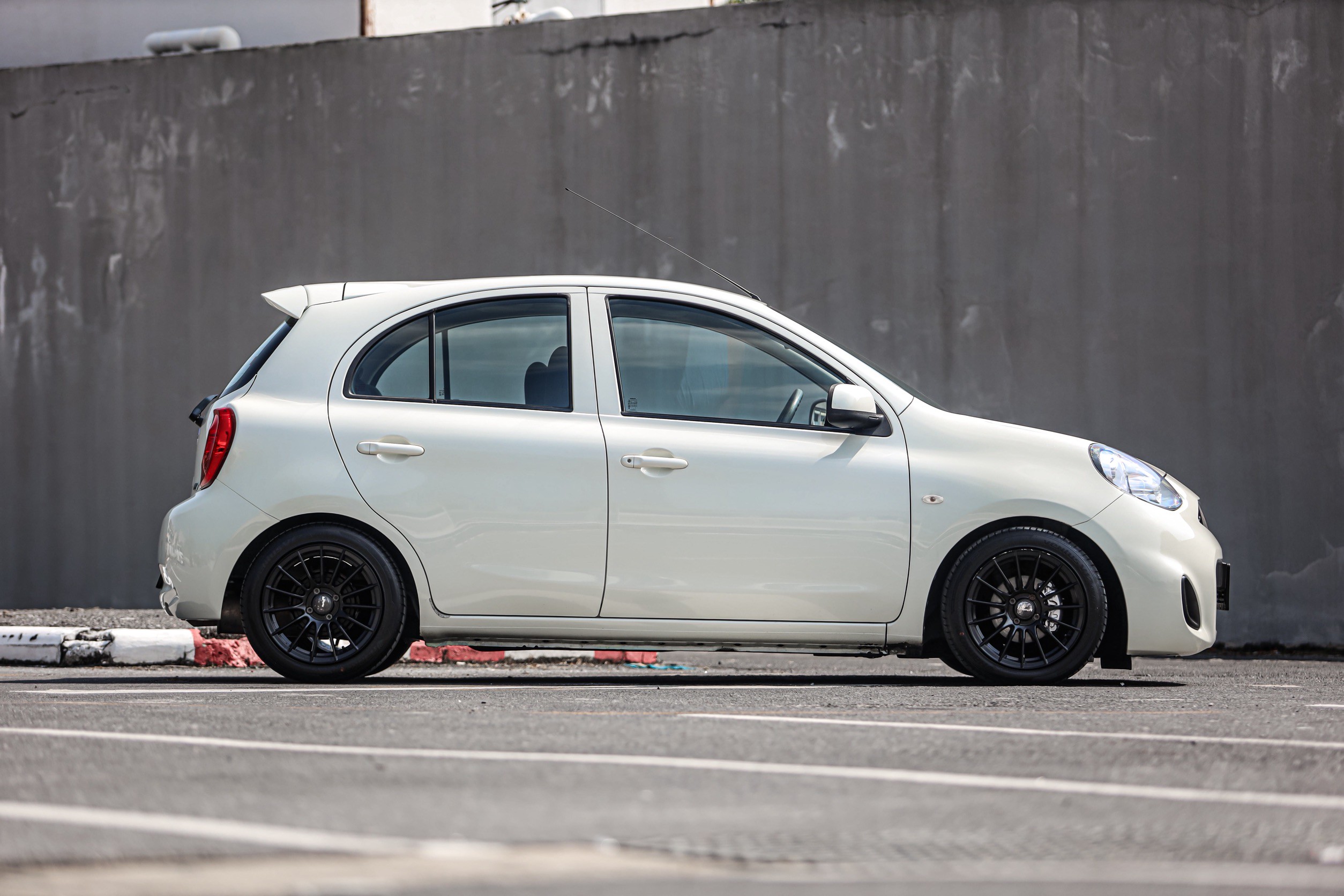 Nissan March E AT PF-รถบ้านมือสอง