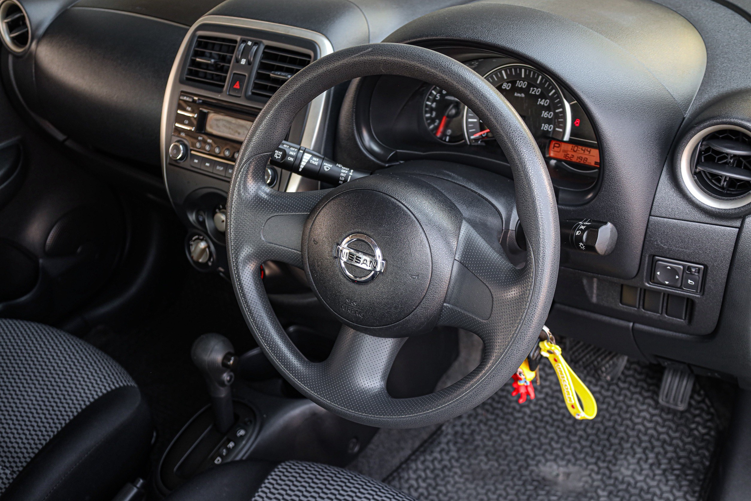 Nissan March E AT PF-รถบ้านมือสอง