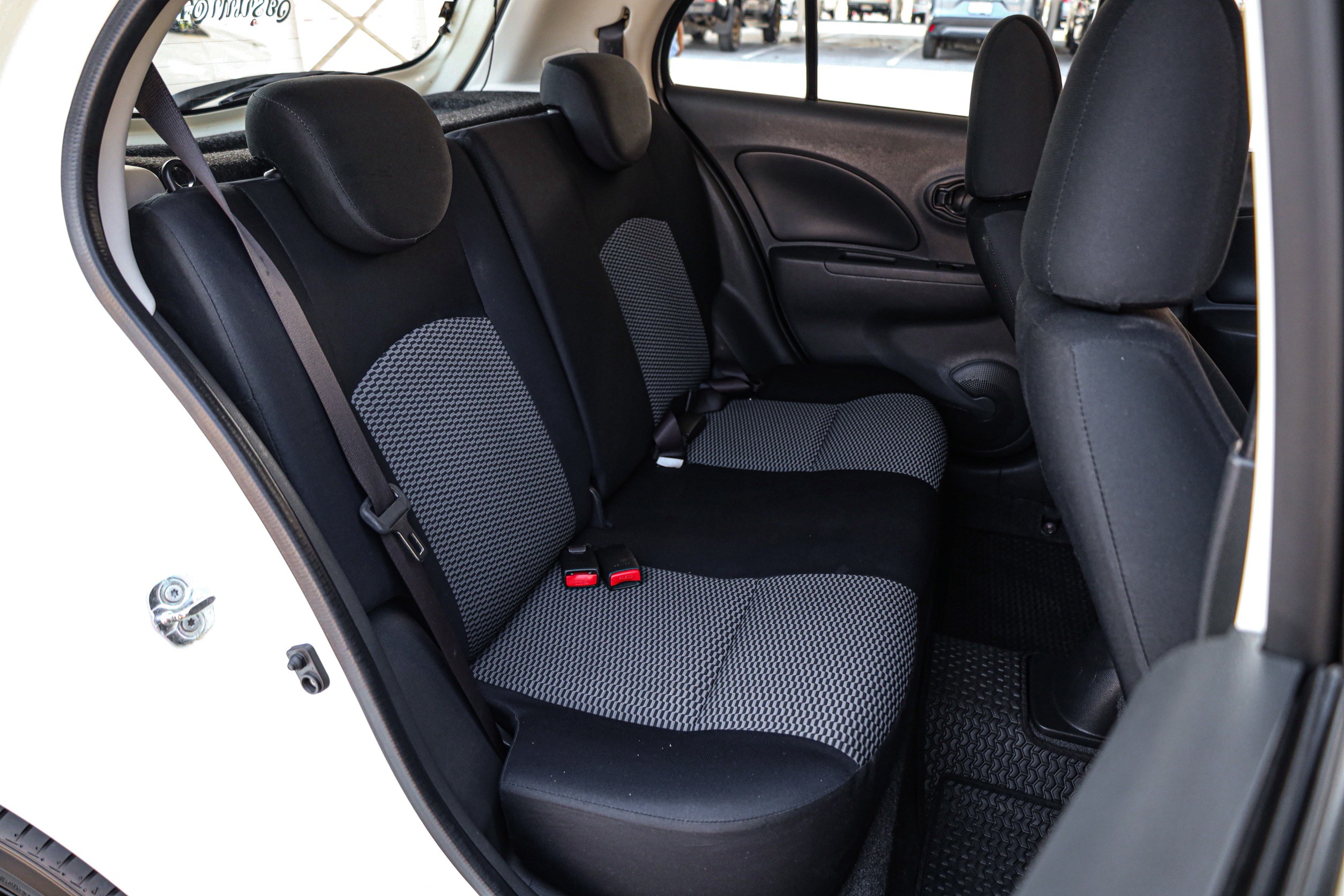 Nissan March E AT PF-รถบ้านมือสอง