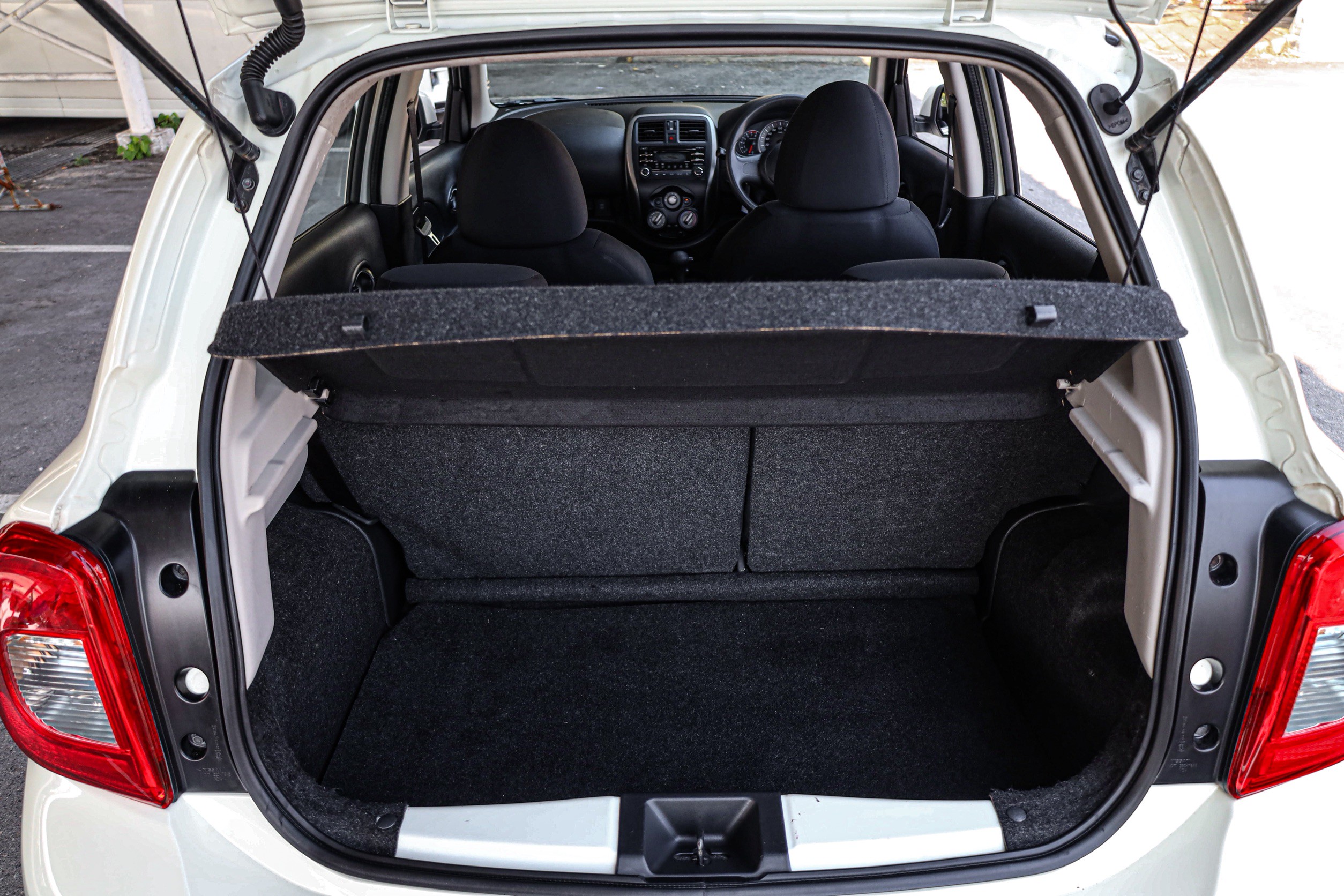 Nissan March E AT PF-รถบ้านมือสอง